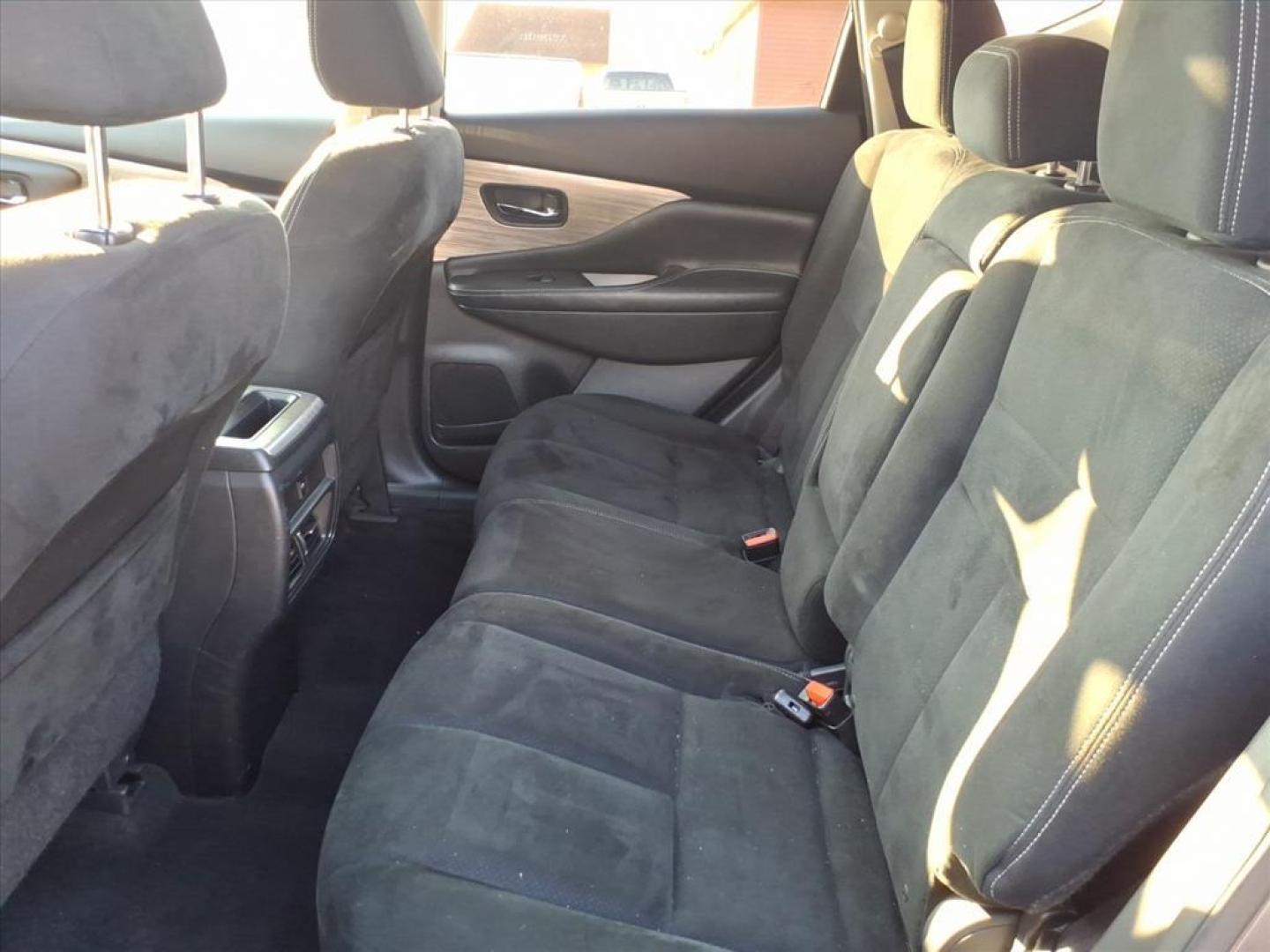 2015 Gun Metallic Nissan Murano SV (5N1AZ2MH2FN) with an 3.5L 3.5L V6 260hp 240ft. lbs. Sequential Multiport Fuel Injection engine, CVT transmission, located at 5505 N. Summit St., Toledo, OH, 43611, (419) 729-2688, 41.654953, -83.530014 - Photo#4