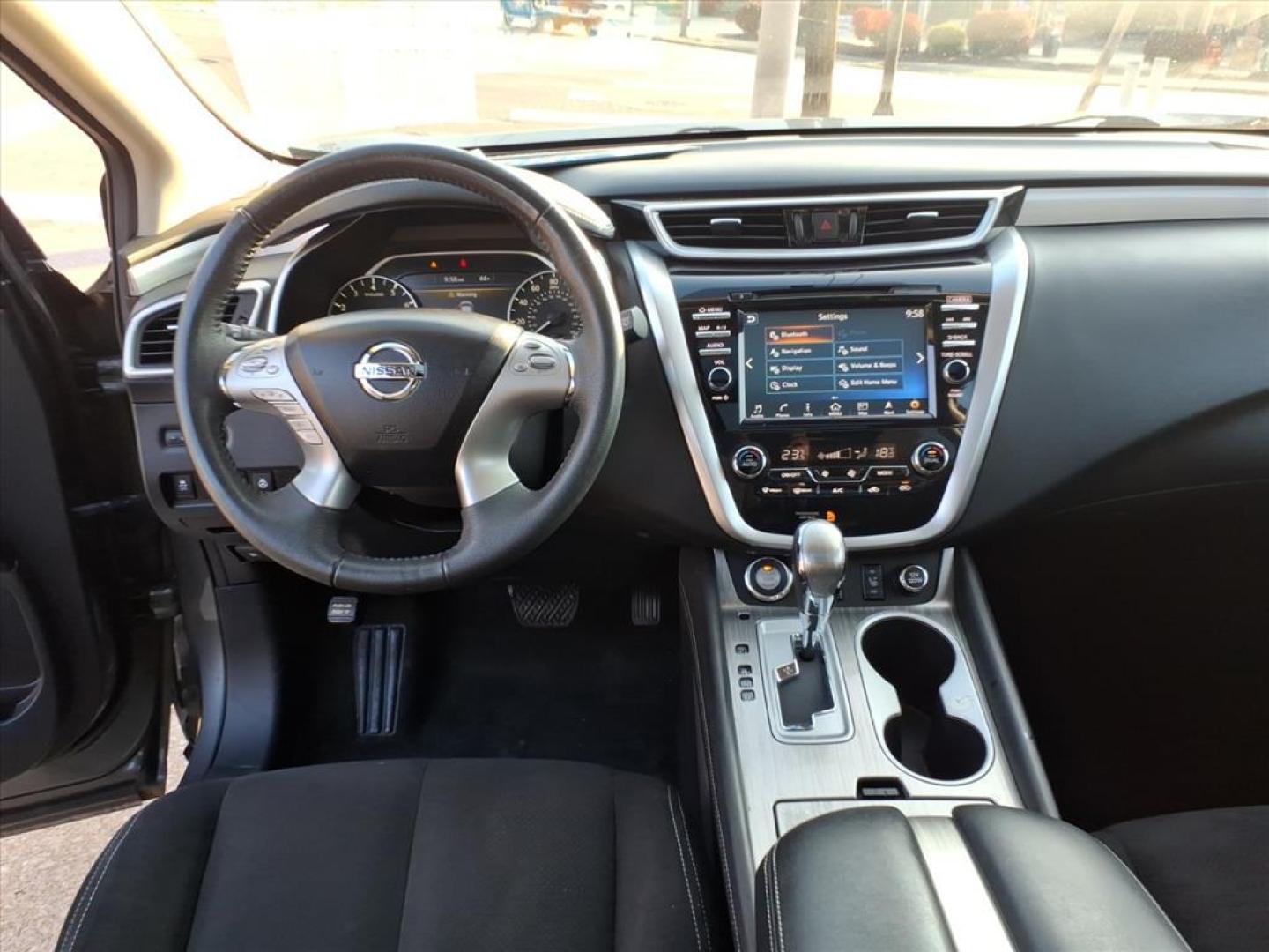 2015 Gun Metallic Nissan Murano SV (5N1AZ2MH2FN) with an 3.5L 3.5L V6 260hp 240ft. lbs. Sequential Multiport Fuel Injection engine, CVT transmission, located at 5505 N. Summit St., Toledo, OH, 43611, (419) 729-2688, 41.654953, -83.530014 - Photo#6