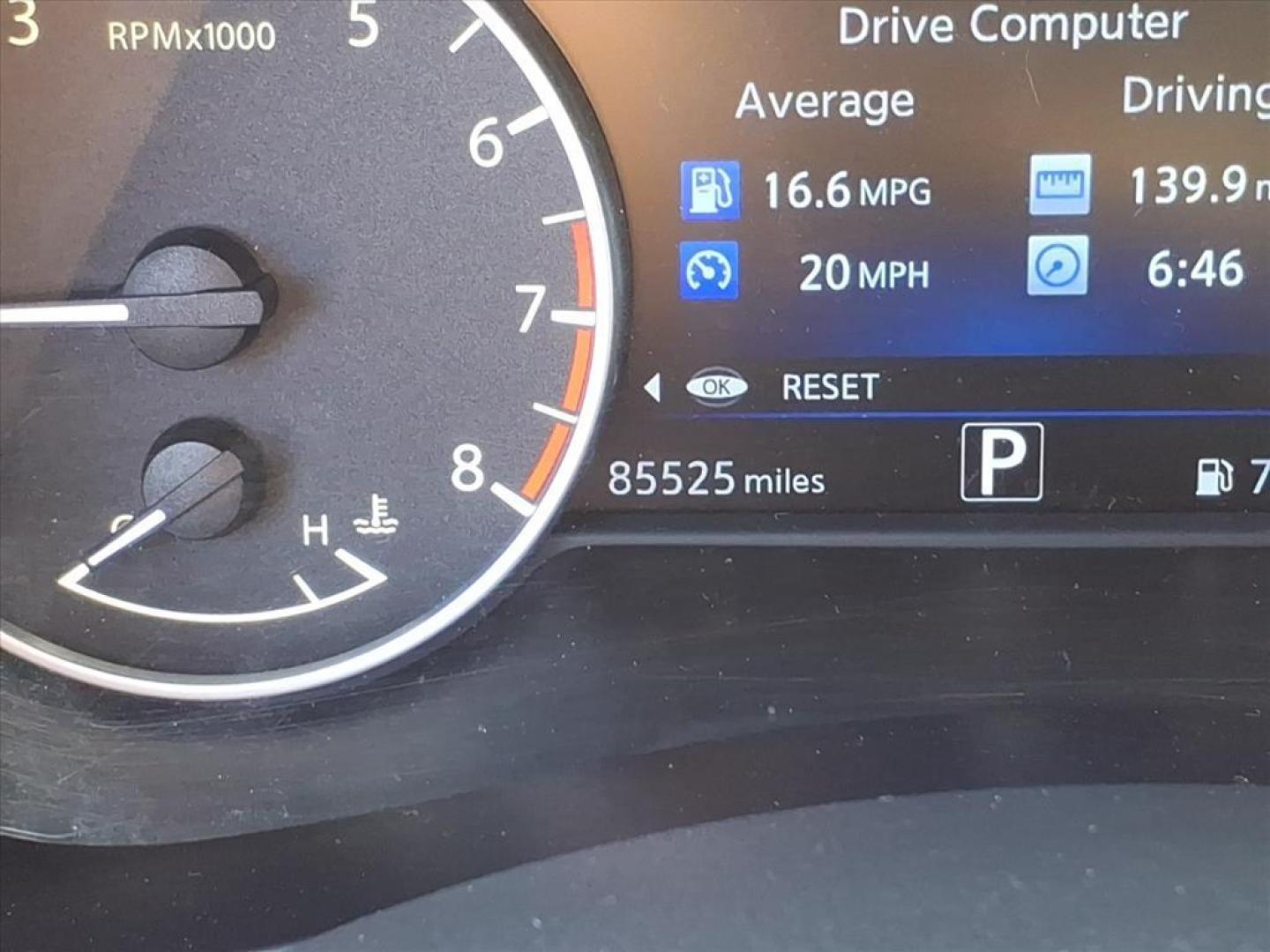 2015 Gun Metallic Nissan Murano SV (5N1AZ2MH2FN) with an 3.5L 3.5L V6 260hp 240ft. lbs. Sequential Multiport Fuel Injection engine, CVT transmission, located at 5505 N. Summit St., Toledo, OH, 43611, (419) 729-2688, 41.654953, -83.530014 - Photo#11