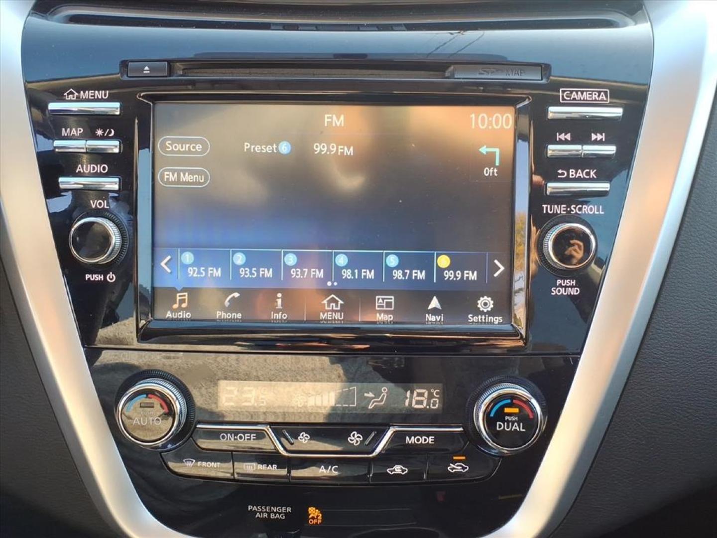 2015 Gun Metallic Nissan Murano SV (5N1AZ2MH2FN) with an 3.5L 3.5L V6 260hp 240ft. lbs. Sequential Multiport Fuel Injection engine, CVT transmission, located at 5505 N. Summit St., Toledo, OH, 43611, (419) 729-2688, 41.654953, -83.530014 - Photo#14