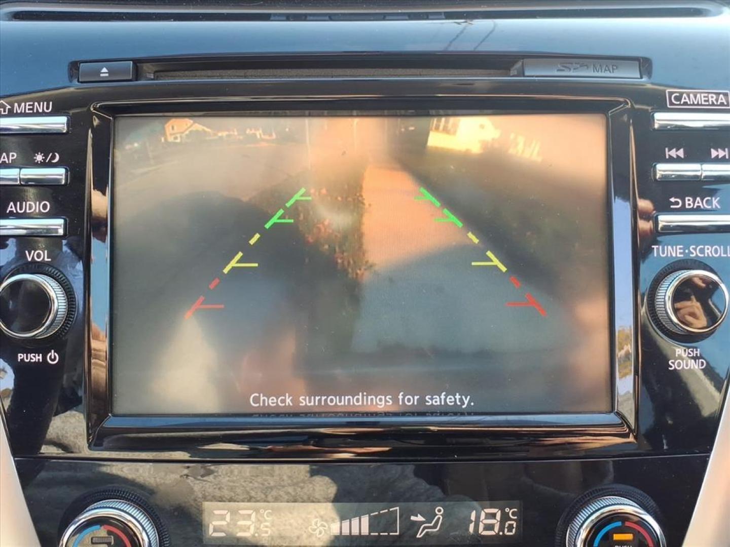 2015 Gun Metallic Nissan Murano SV (5N1AZ2MH2FN) with an 3.5L 3.5L V6 260hp 240ft. lbs. Sequential Multiport Fuel Injection engine, CVT transmission, located at 5505 N. Summit St., Toledo, OH, 43611, (419) 729-2688, 41.654953, -83.530014 - Photo#16