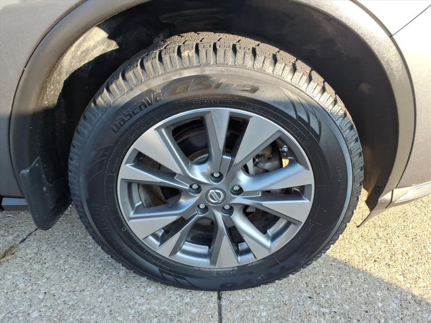 2015 Gun Metallic Nissan Murano SV (5N1AZ2MH2FN) with an 3.5L 3.5L V6 260hp 240ft. lbs. Sequential Multiport Fuel Injection engine, CVT transmission, located at 5505 N. Summit St., Toledo, OH, 43611, (419) 729-2688, 41.654953, -83.530014 - Photo#27