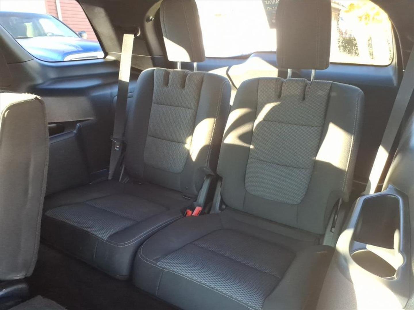 2016 Blue Jeans Ford Explorer XLT (1FM5K8D8XGG) with an 3.5L 3.5L V6 290hp 255ft. lbs. Sequential Multiport Fuel Injection engine, 6-Speed Shiftable Automatic transmission, located at 5505 N. Summit St., Toledo, OH, 43611, (419) 729-2688, 41.654953, -83.530014 - Photo#4