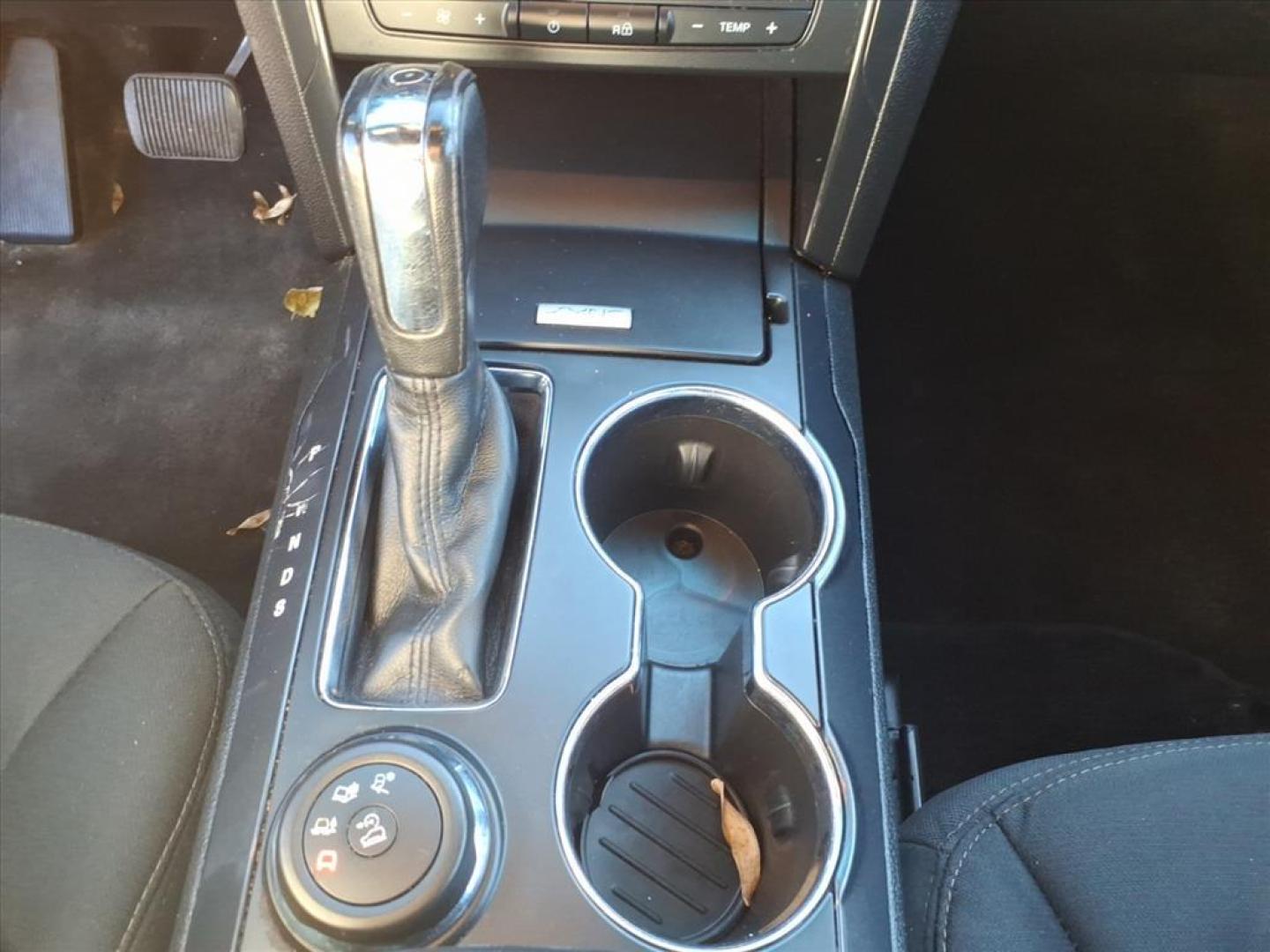 2016 Blue Jeans Ford Explorer XLT (1FM5K8D8XGG) with an 3.5L 3.5L V6 290hp 255ft. lbs. Sequential Multiport Fuel Injection engine, 6-Speed Shiftable Automatic transmission, located at 5505 N. Summit St., Toledo, OH, 43611, (419) 729-2688, 41.654953, -83.530014 - Photo#12