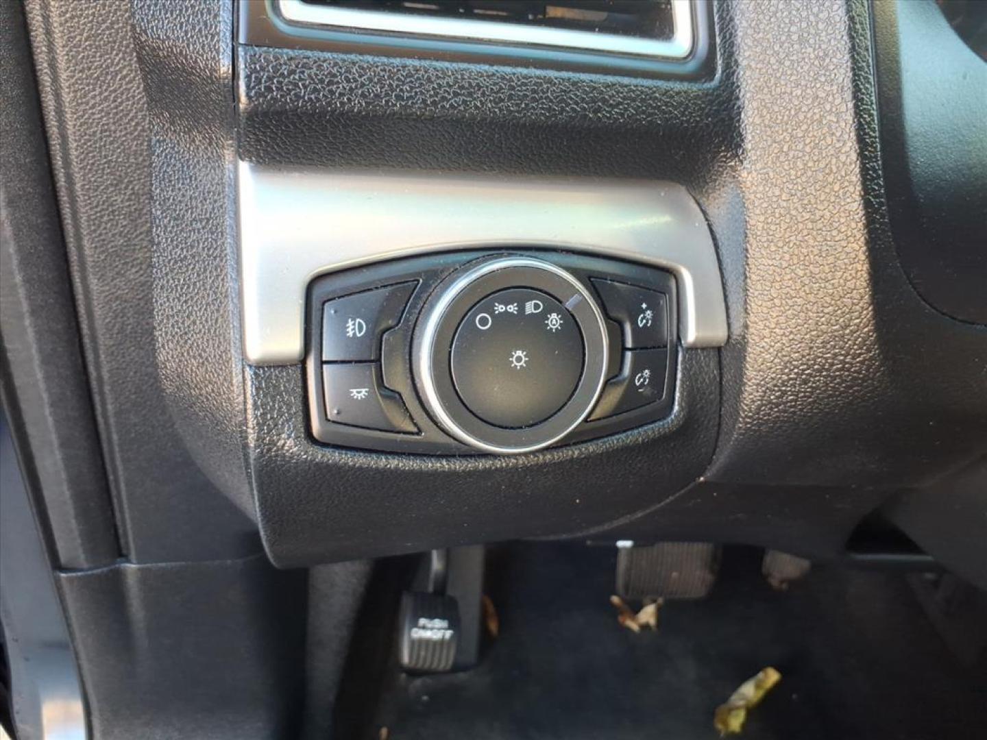 2016 Blue Jeans Ford Explorer XLT (1FM5K8D8XGG) with an 3.5L 3.5L V6 290hp 255ft. lbs. Sequential Multiport Fuel Injection engine, 6-Speed Shiftable Automatic transmission, located at 5505 N. Summit St., Toledo, OH, 43611, (419) 729-2688, 41.654953, -83.530014 - Photo#15