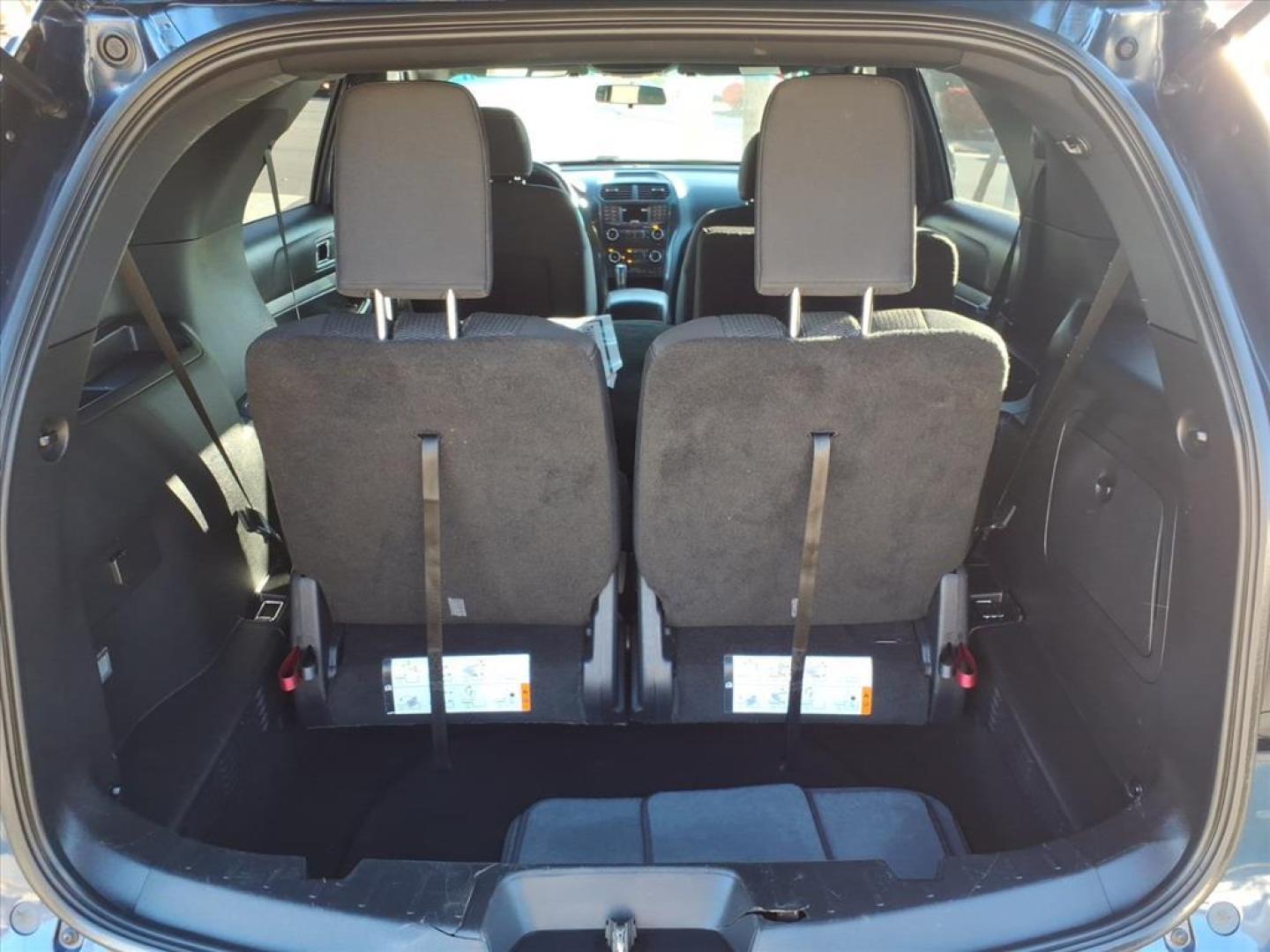 2016 Blue Jeans Ford Explorer XLT (1FM5K8D8XGG) with an 3.5L 3.5L V6 290hp 255ft. lbs. Sequential Multiport Fuel Injection engine, 6-Speed Shiftable Automatic transmission, located at 5505 N. Summit St., Toledo, OH, 43611, (419) 729-2688, 41.654953, -83.530014 - Photo#16