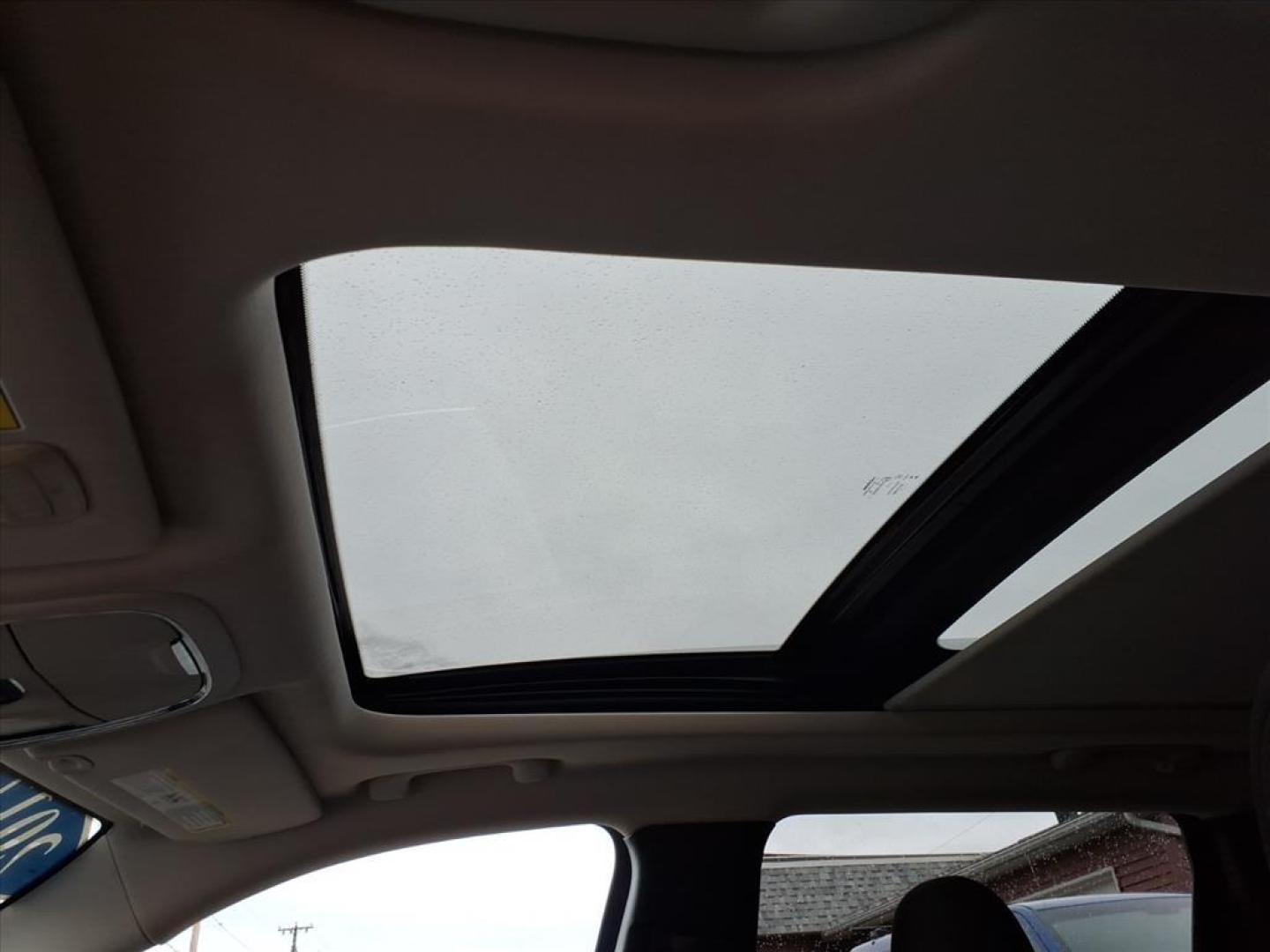 2017 Bright White Clear Coat Jeep Cherokee Latitude (1C4PJMCS5HD) with an 3.2L 3.2L V6 271hp 239ft. lbs. Sequential Multiport Fuel Injection engine, Automatic transmission, located at 5505 N. Summit St., Toledo, OH, 43611, (419) 729-2688, 41.654953, -83.530014 - Photo#1