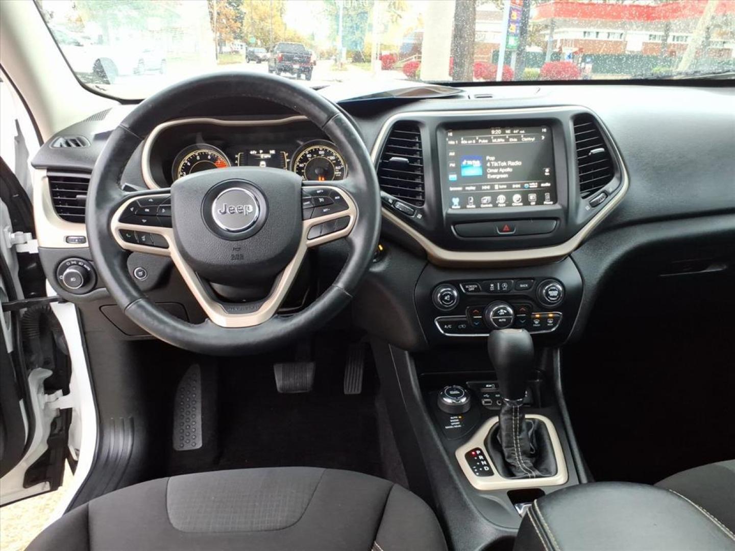 2017 Bright White Clear Coat Jeep Cherokee Latitude (1C4PJMCS5HD) with an 3.2L 3.2L V6 271hp 239ft. lbs. Sequential Multiport Fuel Injection engine, Automatic transmission, located at 5505 N. Summit St., Toledo, OH, 43611, (419) 729-2688, 41.654953, -83.530014 - Photo#6