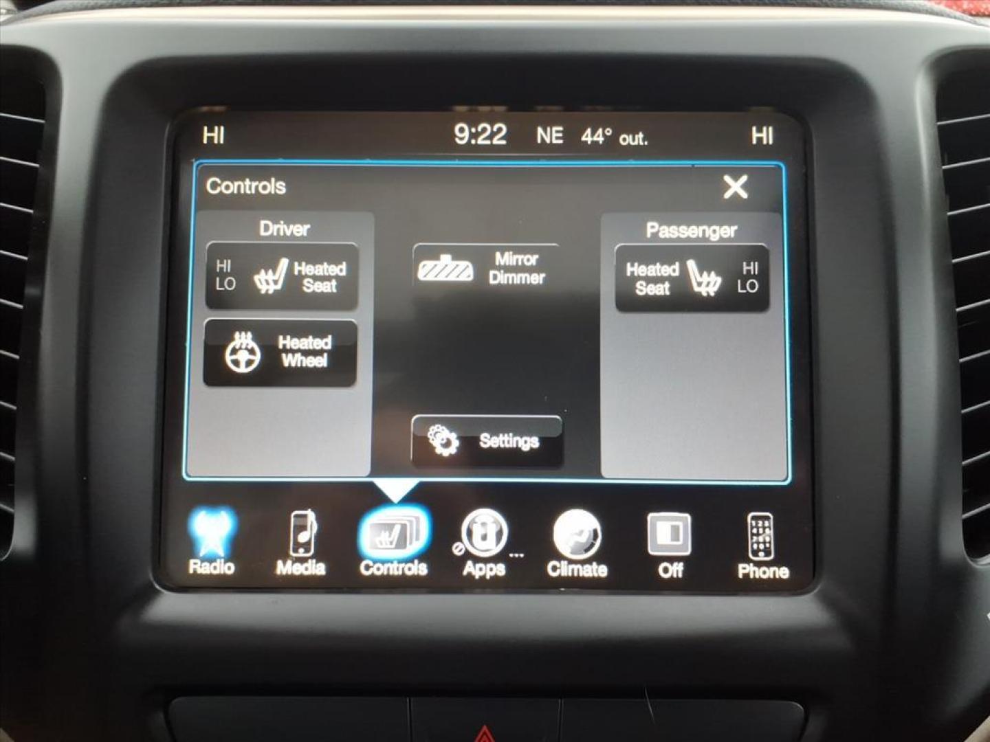 2017 Bright White Clear Coat Jeep Cherokee Latitude (1C4PJMCS5HD) with an 3.2L 3.2L V6 271hp 239ft. lbs. Sequential Multiport Fuel Injection engine, Automatic transmission, located at 5505 N. Summit St., Toledo, OH, 43611, (419) 729-2688, 41.654953, -83.530014 - Photo#16