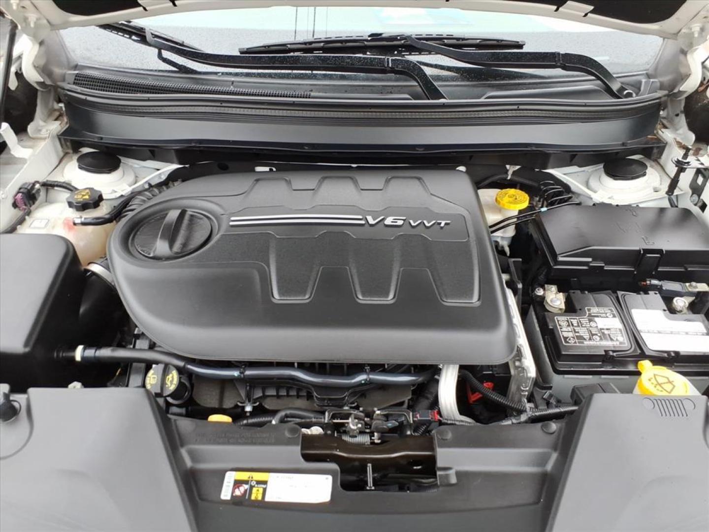 2017 Bright White Clear Coat Jeep Cherokee Latitude (1C4PJMCS5HD) with an 3.2L 3.2L V6 271hp 239ft. lbs. Sequential Multiport Fuel Injection engine, Automatic transmission, located at 5505 N. Summit St., Toledo, OH, 43611, (419) 729-2688, 41.654953, -83.530014 - Photo#22