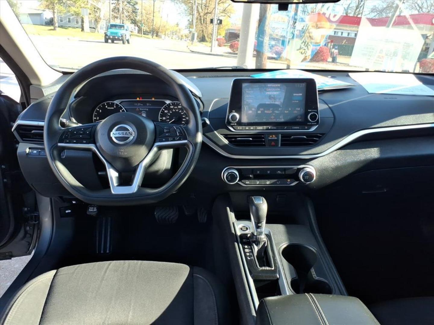 2020 Gun Metallic Nissan Altima 2.5 S (1N4BL4BV1LC) with an 2.5L 2.5L I4 188hp 180ft. lbs. Direct Injection engine, Xtronic CVT transmission, located at 5505 N. Summit St., Toledo, OH, 43611, (419) 729-2688, 41.654953, -83.530014 - Photo#5