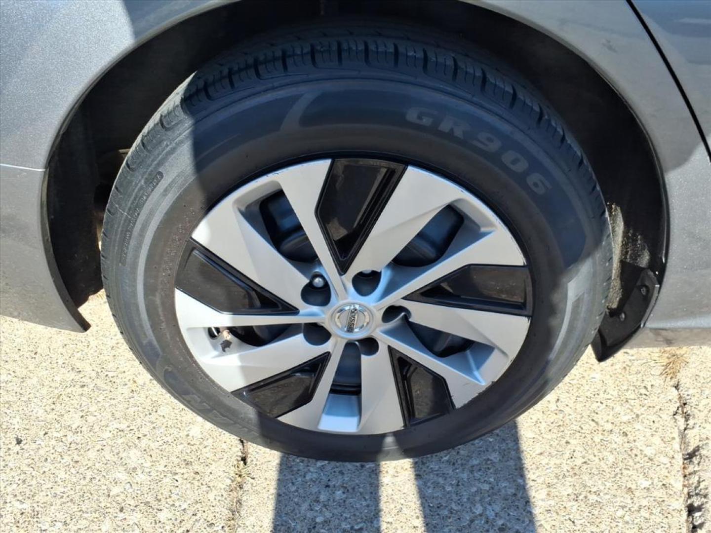 2020 Gun Metallic Nissan Altima 2.5 S (1N4BL4BV1LC) with an 2.5L 2.5L I4 188hp 180ft. lbs. Direct Injection engine, Xtronic CVT transmission, located at 5505 N. Summit St., Toledo, OH, 43611, (419) 729-2688, 41.654953, -83.530014 - Photo#25