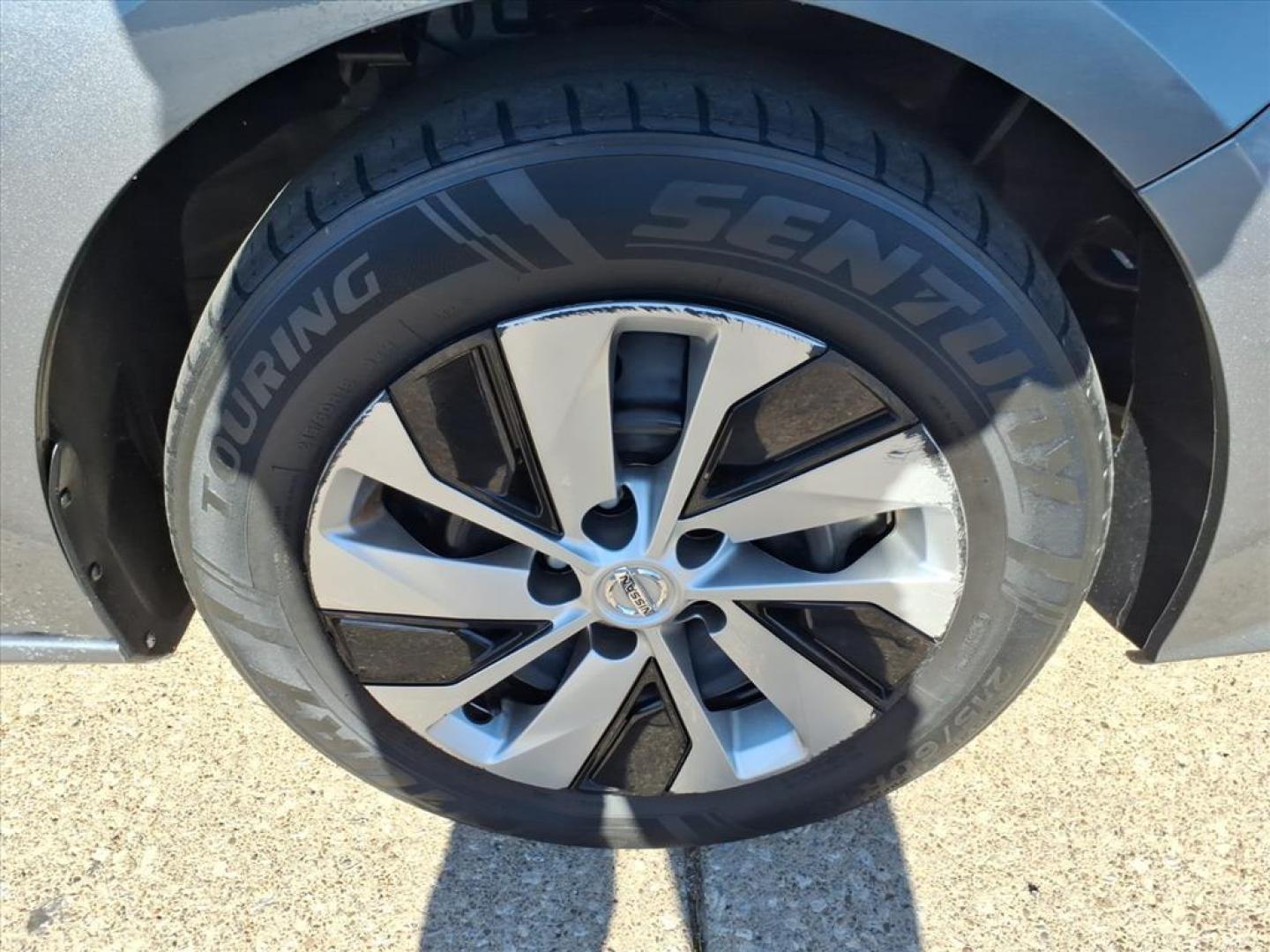 2020 Gun Metallic Nissan Altima 2.5 S (1N4BL4BV1LC) with an 2.5L 2.5L I4 188hp 180ft. lbs. Direct Injection engine, Xtronic CVT transmission, located at 5505 N. Summit St., Toledo, OH, 43611, (419) 729-2688, 41.654953, -83.530014 - Photo#26