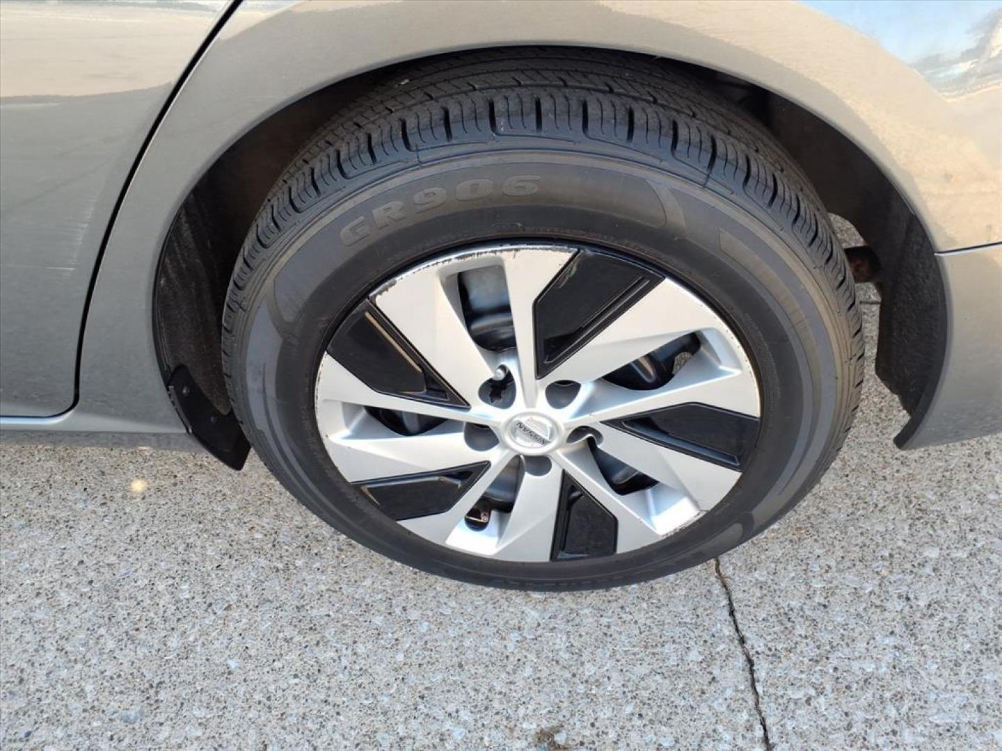 2020 Gun Metallic Nissan Altima 2.5 S (1N4BL4BV1LC) with an 2.5L 2.5L I4 188hp 180ft. lbs. Direct Injection engine, Xtronic CVT transmission, located at 5505 N. Summit St., Toledo, OH, 43611, (419) 729-2688, 41.654953, -83.530014 - Photo#28