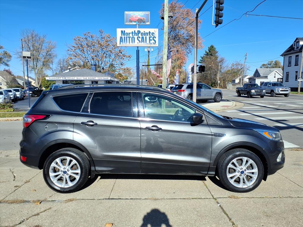 photo of 2017 Ford Escape SE