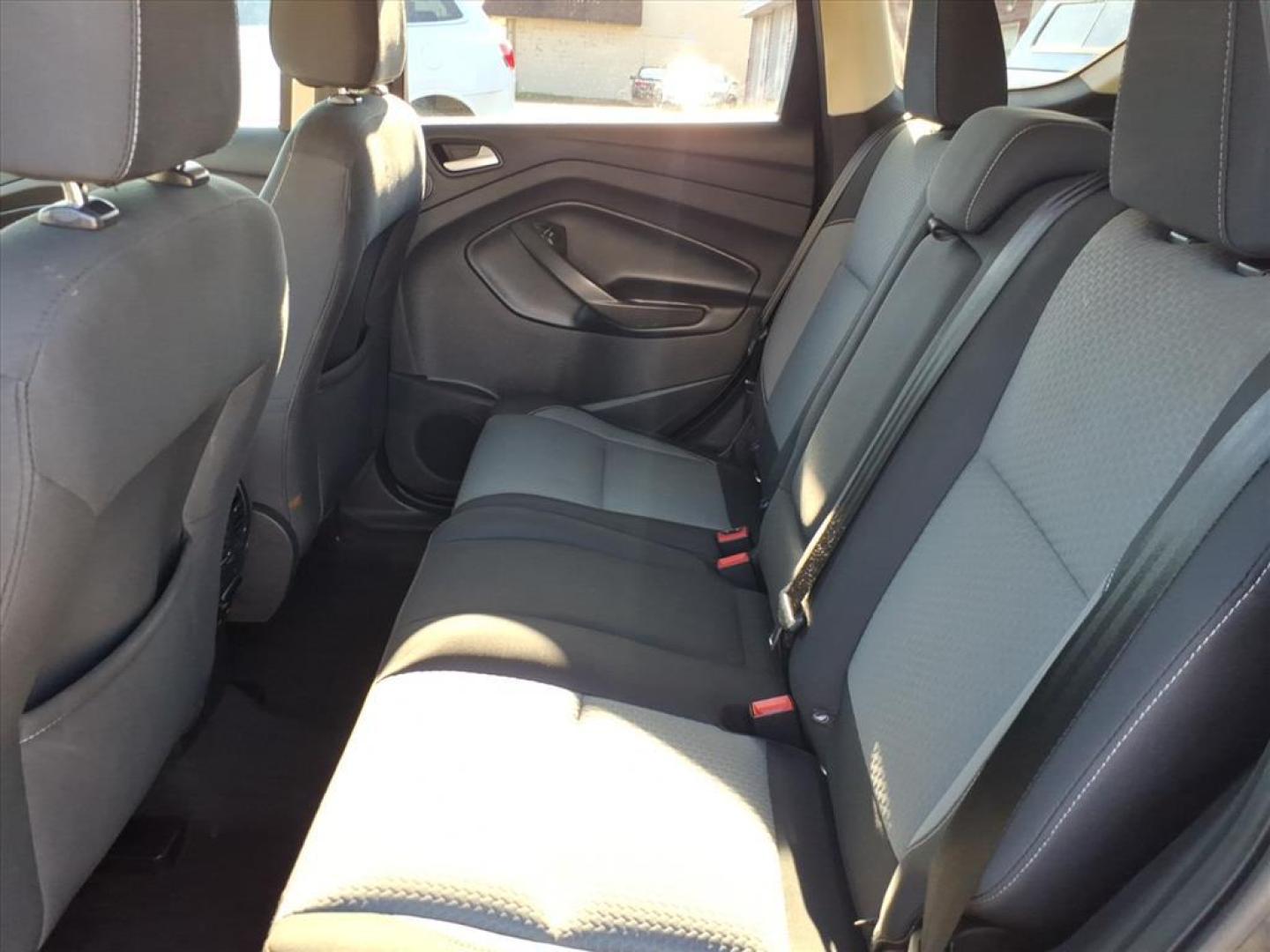 2017 Magnetic Ford Escape SE (1FMCU9GD4HU) with an 1.5L EcoBoost 1.5L Turbo I4 179hp 177ft. lbs. Direct Injection engine, 6-Speed Shiftable Automatic transmission, located at 5505 N. Summit St., Toledo, OH, 43611, (419) 729-2688, 41.654953, -83.530014 - Photo#3