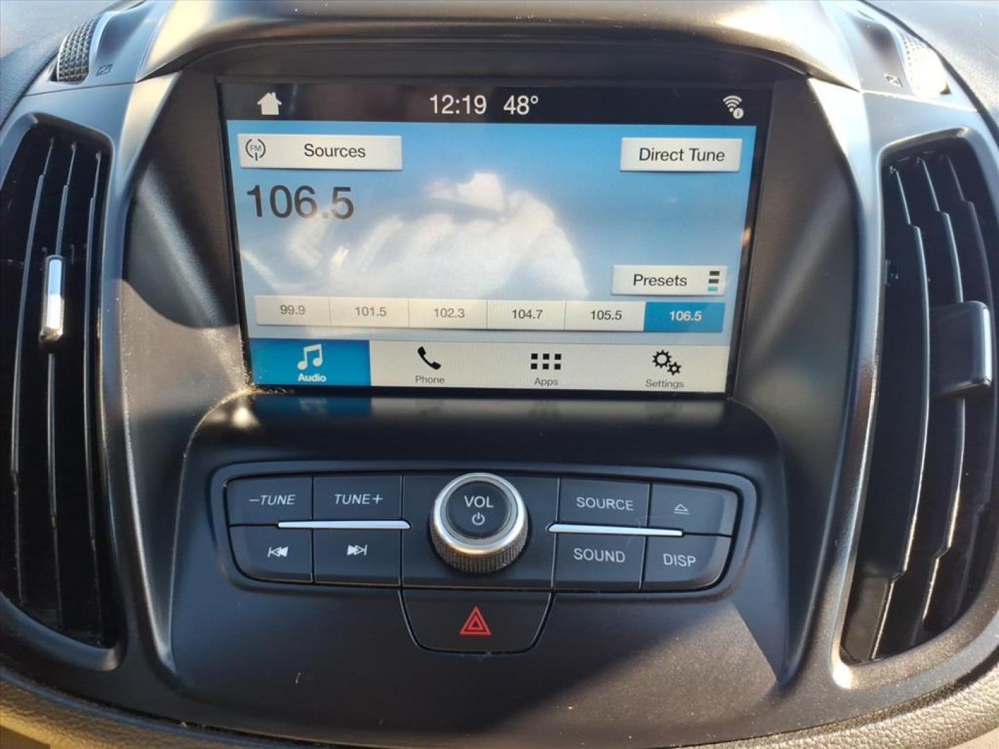 2017 Magnetic Ford Escape SE (1FMCU9GD4HU) with an 1.5L EcoBoost 1.5L Turbo I4 179hp 177ft. lbs. Direct Injection engine, 6-Speed Shiftable Automatic transmission, located at 5505 N. Summit St., Toledo, OH, 43611, (419) 729-2688, 41.654953, -83.530014 - Photo#13