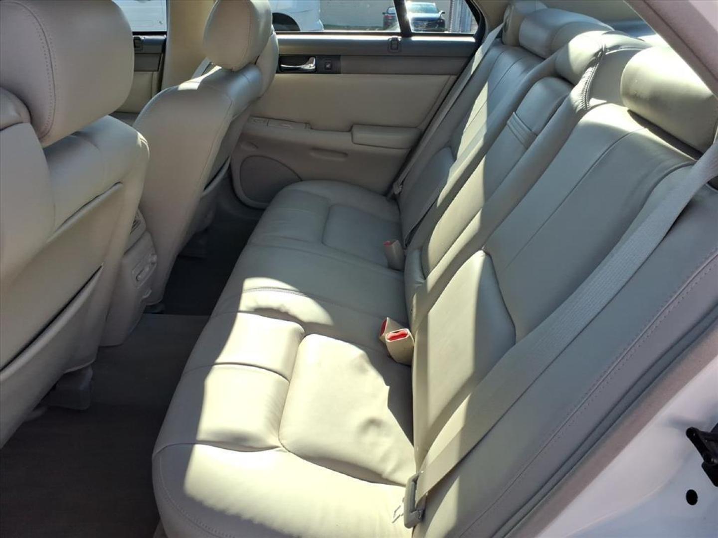 2004 White Lightning Cadillac Seville SLS (1G6KS54Y24U) with an 4.6L Northstar 4.6L V8 275hp 300ft. lbs. Sequential Multiport Fuel Injection engine, 4-Speed Automatic transmission, located at 5505 N. Summit St., Toledo, OH, 43611, (419) 729-2688, 41.654953, -83.530014 - Photo#3