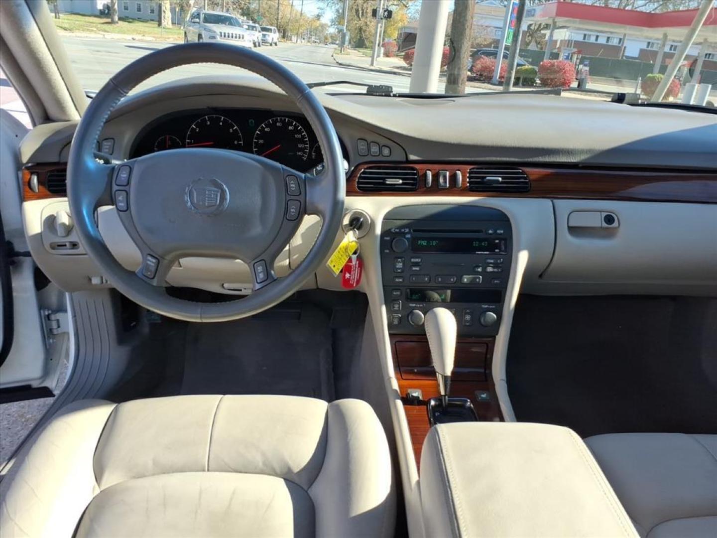 2004 White Lightning Cadillac Seville SLS (1G6KS54Y24U) with an 4.6L Northstar 4.6L V8 275hp 300ft. lbs. Sequential Multiport Fuel Injection engine, 4-Speed Automatic transmission, located at 5505 N. Summit St., Toledo, OH, 43611, (419) 729-2688, 41.654953, -83.530014 - Photo#5