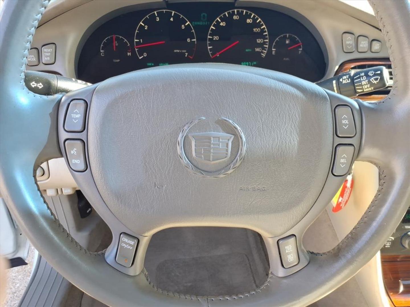 2004 White Lightning Cadillac Seville SLS (1G6KS54Y24U) with an 4.6L Northstar 4.6L V8 275hp 300ft. lbs. Sequential Multiport Fuel Injection engine, 4-Speed Automatic transmission, located at 5505 N. Summit St., Toledo, OH, 43611, (419) 729-2688, 41.654953, -83.530014 - Photo#8