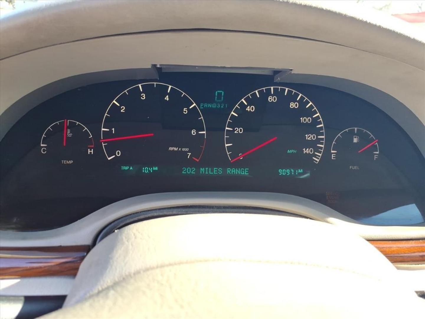 2004 White Lightning Cadillac Seville SLS (1G6KS54Y24U) with an 4.6L Northstar 4.6L V8 275hp 300ft. lbs. Sequential Multiport Fuel Injection engine, 4-Speed Automatic transmission, located at 5505 N. Summit St., Toledo, OH, 43611, (419) 729-2688, 41.654953, -83.530014 - Photo#9