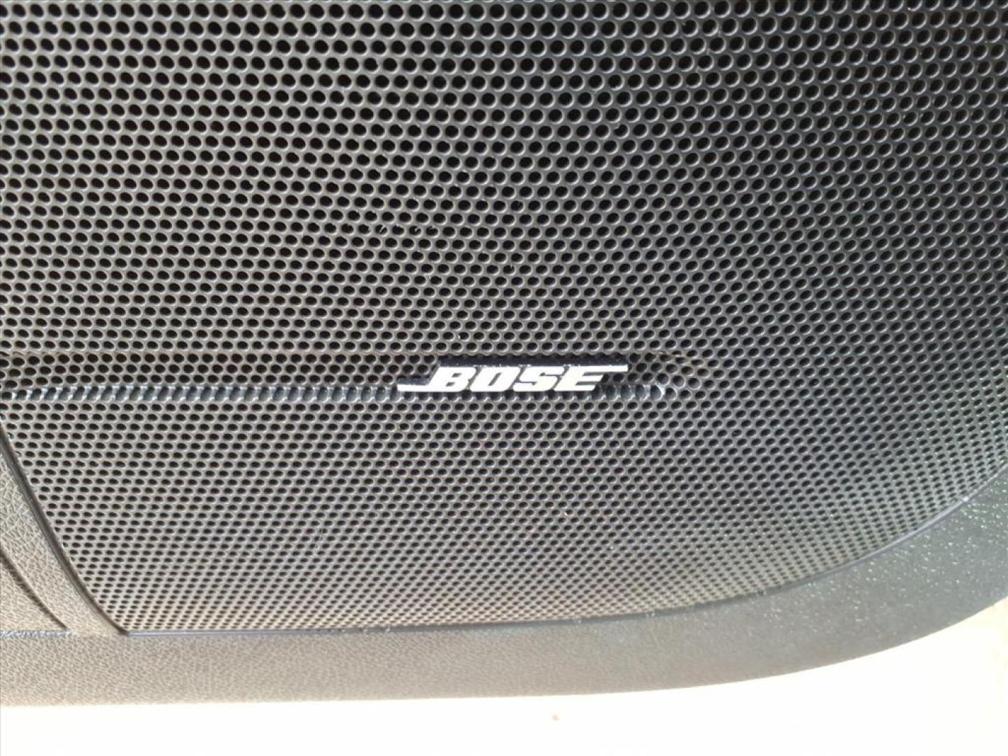 2017 Summit White GMC Acadia Limited Base (1GKKRSKD9HJ) with an 3.6L 3.6L V6 281hp 266ft. lbs. Direct Injection engine, 6-Speed Shiftable Automatic transmission, located at 5505 N. Summit St., Toledo, OH, 43611, (419) 729-2688, 41.654953, -83.530014 - Photo#9