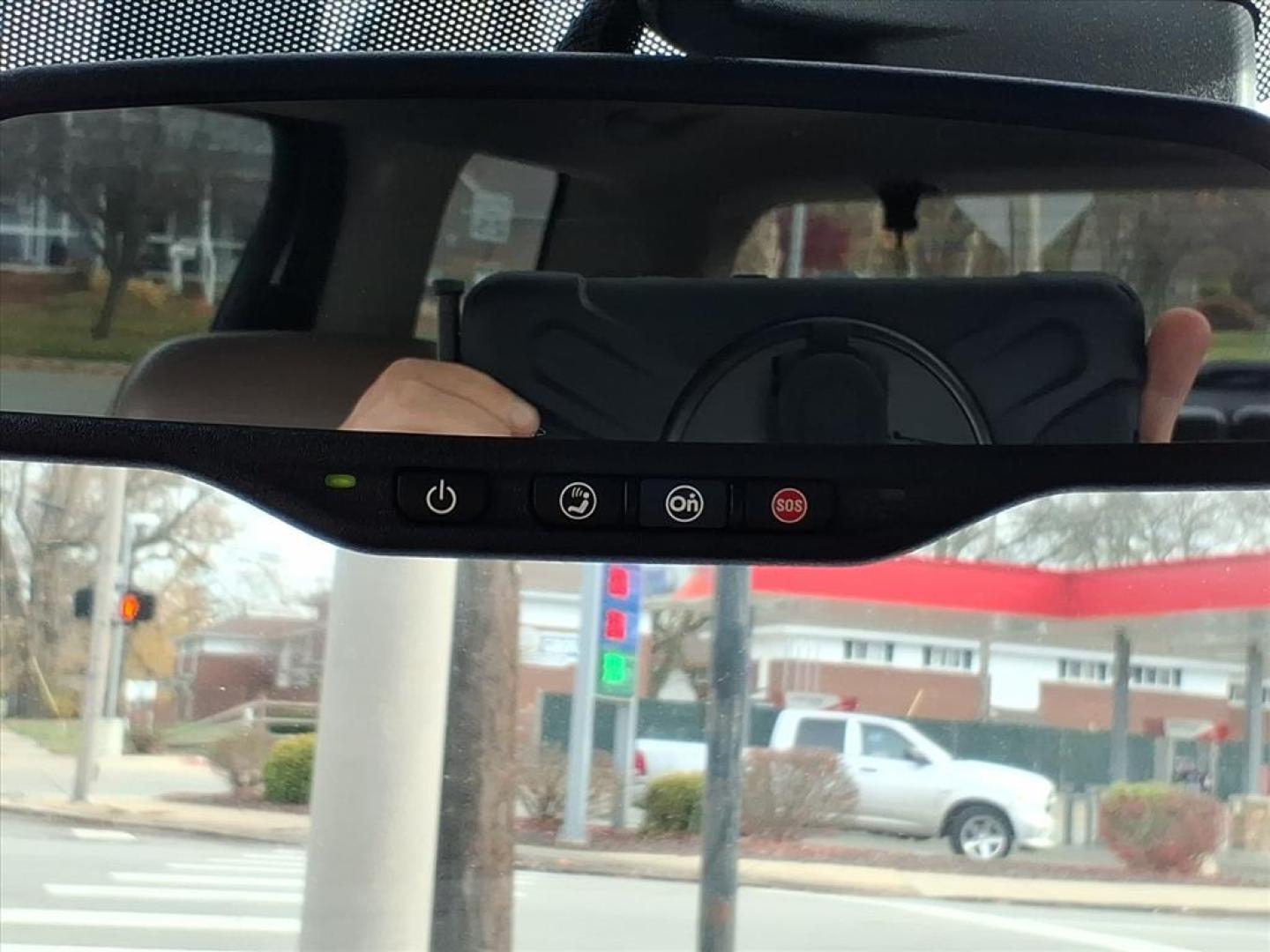 2017 Summit White GMC Acadia Limited Base (1GKKRSKD9HJ) with an 3.6L 3.6L V6 281hp 266ft. lbs. Direct Injection engine, 6-Speed Shiftable Automatic transmission, located at 5505 N. Summit St., Toledo, OH, 43611, (419) 729-2688, 41.654953, -83.530014 - Photo#17