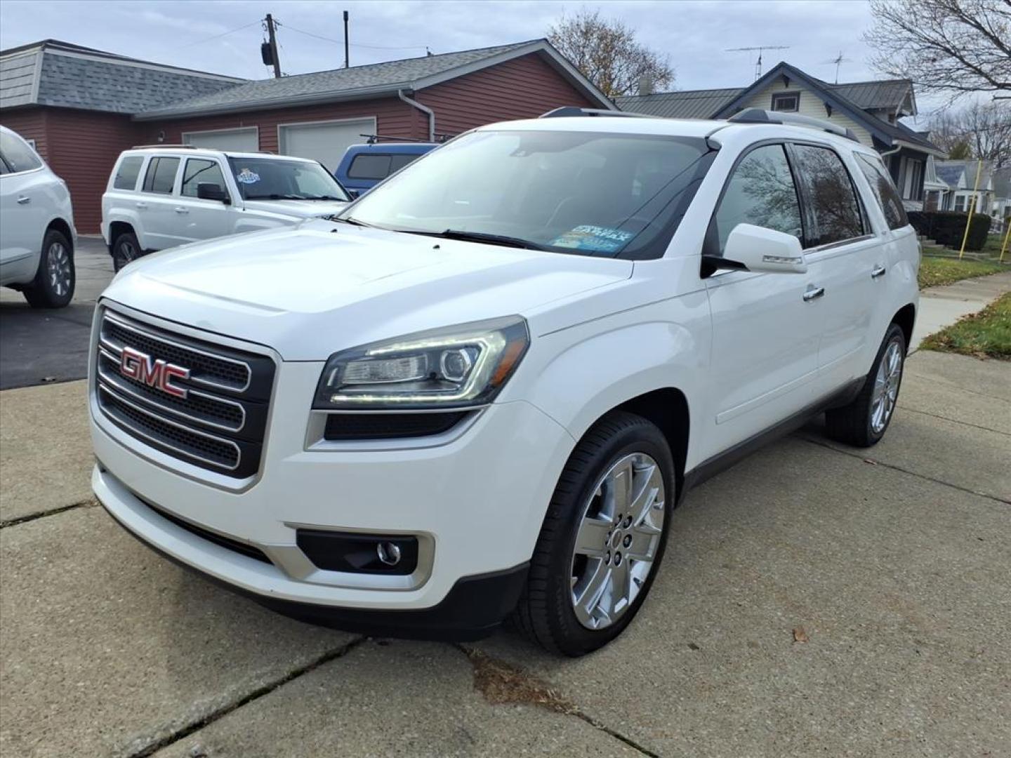 2017 Summit White GMC Acadia Limited Base (1GKKRSKD9HJ) with an 3.6L 3.6L V6 281hp 266ft. lbs. Direct Injection engine, 6-Speed Shiftable Automatic transmission, located at 5505 N. Summit St., Toledo, OH, 43611, (419) 729-2688, 41.654953, -83.530014 - Photo#24