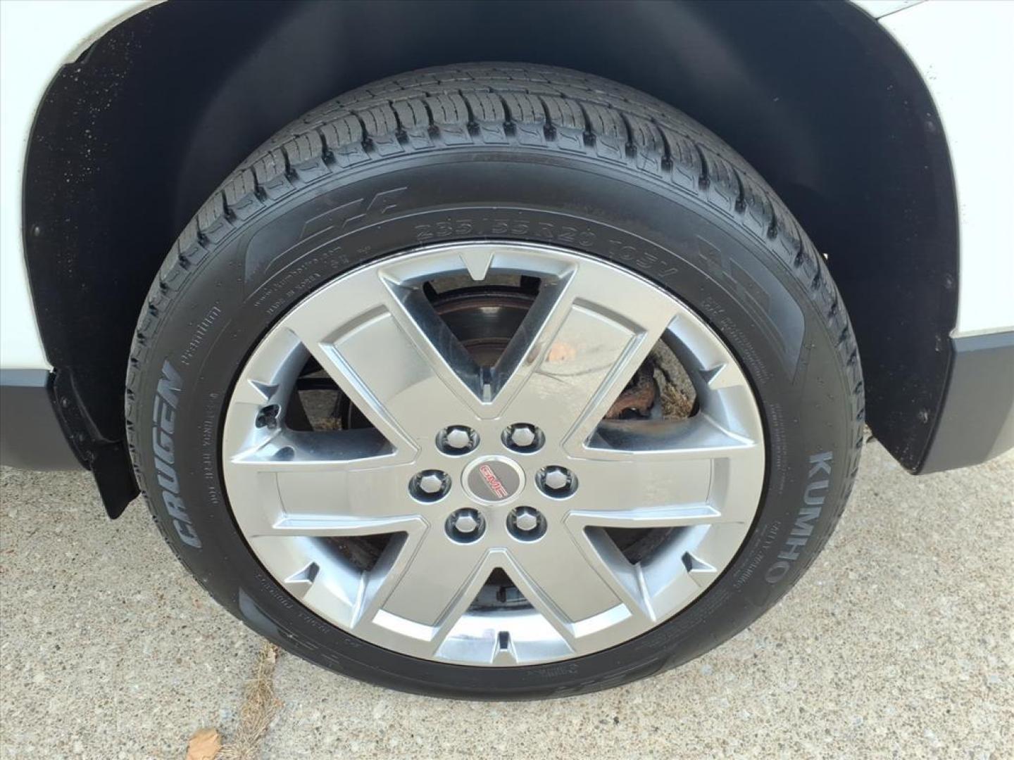 2017 Summit White GMC Acadia Limited Base (1GKKRSKD9HJ) with an 3.6L 3.6L V6 281hp 266ft. lbs. Direct Injection engine, 6-Speed Shiftable Automatic transmission, located at 5505 N. Summit St., Toledo, OH, 43611, (419) 729-2688, 41.654953, -83.530014 - Photo#32