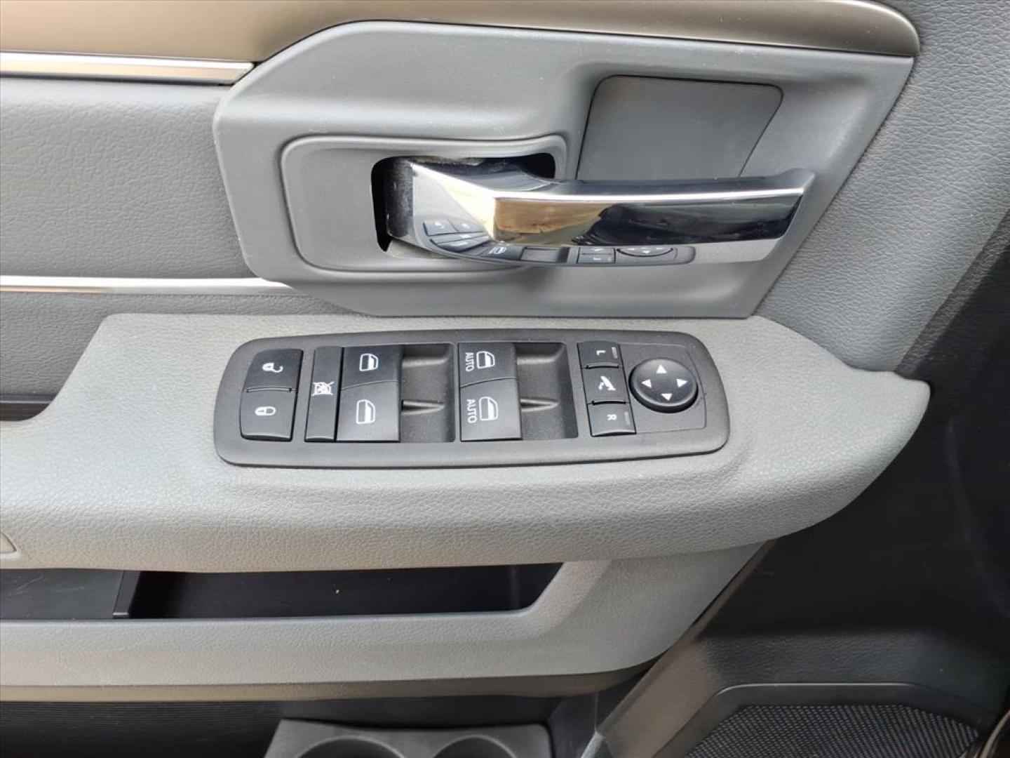 2018 Black Clear Coat RAM 1500 Big Horn (1C6RR7LTXJS) with an 5.7L HEMI 5.7L V8 395hp 410ft. lbs. Sequential Multiport Fuel Injection engine, 8-Speed Shiftable Automatic transmission, located at 5505 N. Summit St., Toledo, OH, 43611, (419) 729-2688, 41.654953, -83.530014 - Photo#6