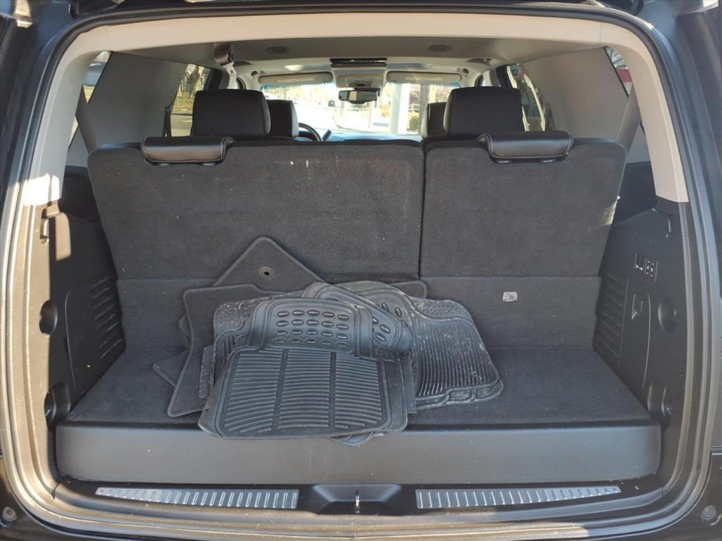 2016 Onyx Black Gba GMC Yukon Denali (1GKS2CKJ3GR) with an 6.2L EcoTec3 6.2L V8 420hp 460ft. lbs. Direct Injection engine, 8-Speed Shiftable Automatic transmission, located at 5505 N. Summit St., Toledo, OH, 43611, (419) 729-2688, 41.654953, -83.530014 - Photo#23