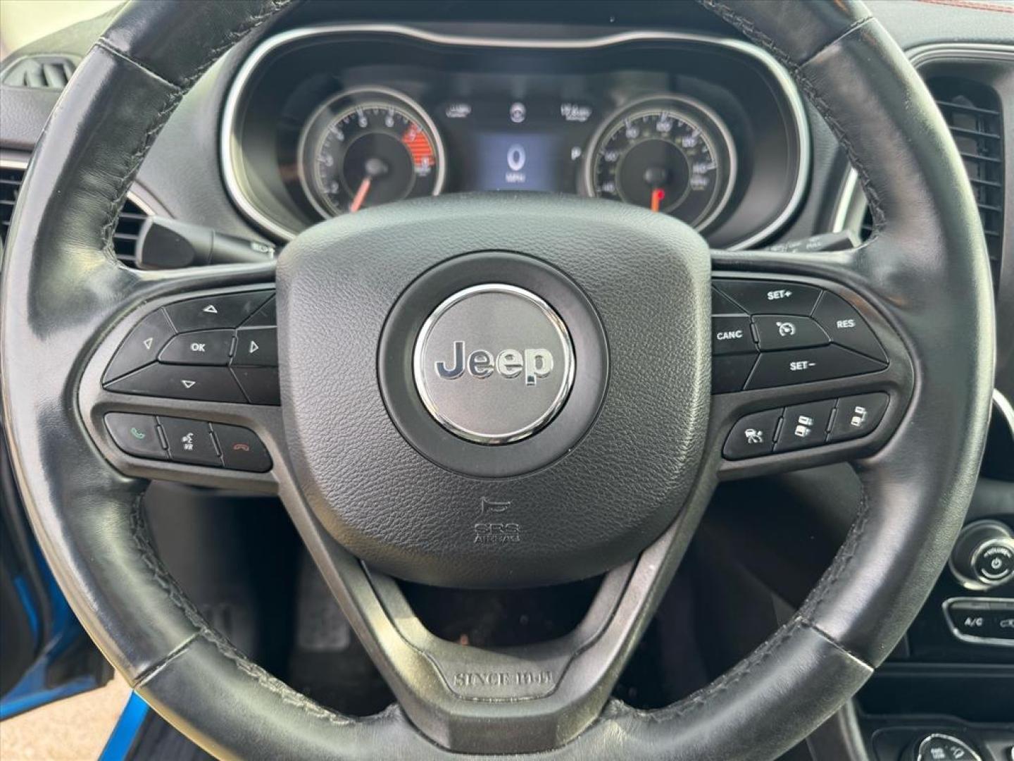 2019 Hydro Blue Pearl Coat Jeep Cherokee Trailhawk (1C4PJMBX0KD) with an 3.2L 3.2L V6 271hp 239ft. lbs. Sequential Multiport Fuel Injection engine, 4WD 9-Speed Shiftable Automatic transmission, located at 5505 N. Summit St., Toledo, OH, 43611, (419) 729-2688, 41.654953, -83.530014 - Photo#8