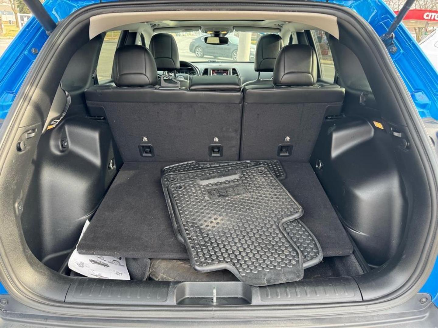 2019 Hydro Blue Pearl Coat Jeep Cherokee Trailhawk (1C4PJMBX0KD) with an 3.2L 3.2L V6 271hp 239ft. lbs. Sequential Multiport Fuel Injection engine, 4WD 9-Speed Shiftable Automatic transmission, located at 5505 N. Summit St., Toledo, OH, 43611, (419) 729-2688, 41.654953, -83.530014 - Photo#18