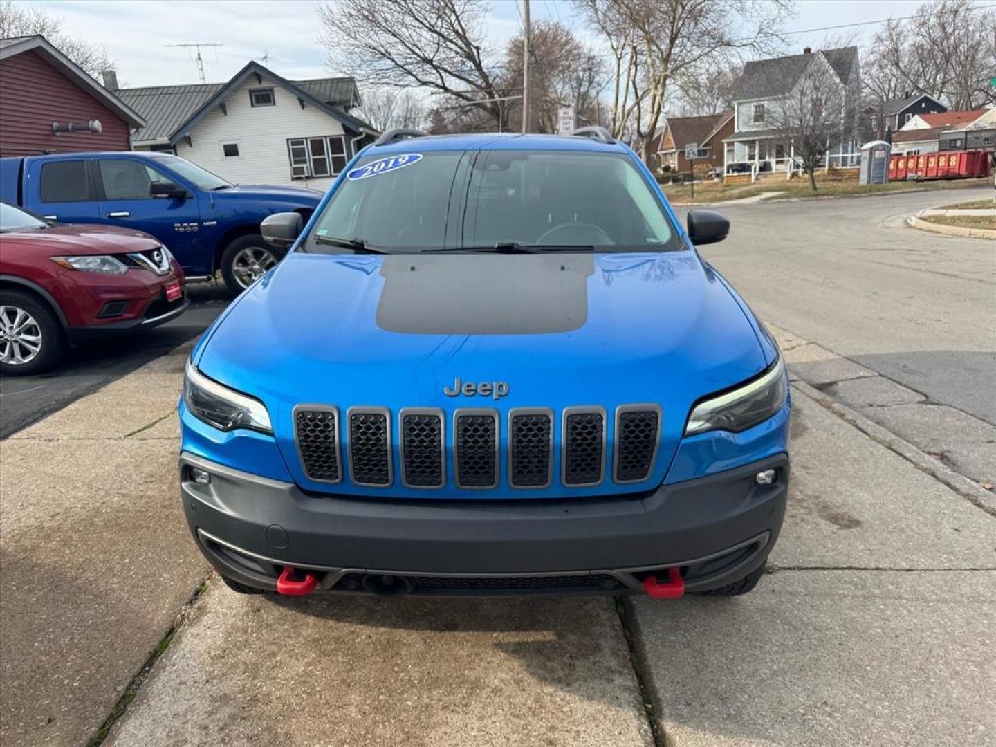 2019 Hydro Blue Pearl Coat Jeep Cherokee Trailhawk (1C4PJMBX0KD) with an 3.2L 3.2L V6 271hp 239ft. lbs. Sequential Multiport Fuel Injection engine, 4WD 9-Speed Shiftable Automatic transmission, located at 5505 N. Summit St., Toledo, OH, 43611, (419) 729-2688, 41.654953, -83.530014 - Photo#21