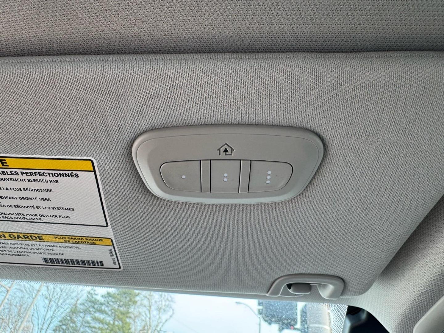 2019 Hydro Blue Pearl Coat Pbj Jeep Cherokee Trailhawk (1C4PJMBX0KD) with an 3.2L 3.2L V6 271hp 239ft. lbs. Sequential Multiport Fuel Injection engine, 4WD 9-Speed Shiftable Automatic transmission, located at 5505 N. Summit St., Toledo, OH, 43611, (419) 729-2688, 41.654953, -83.530014 - Photo#16