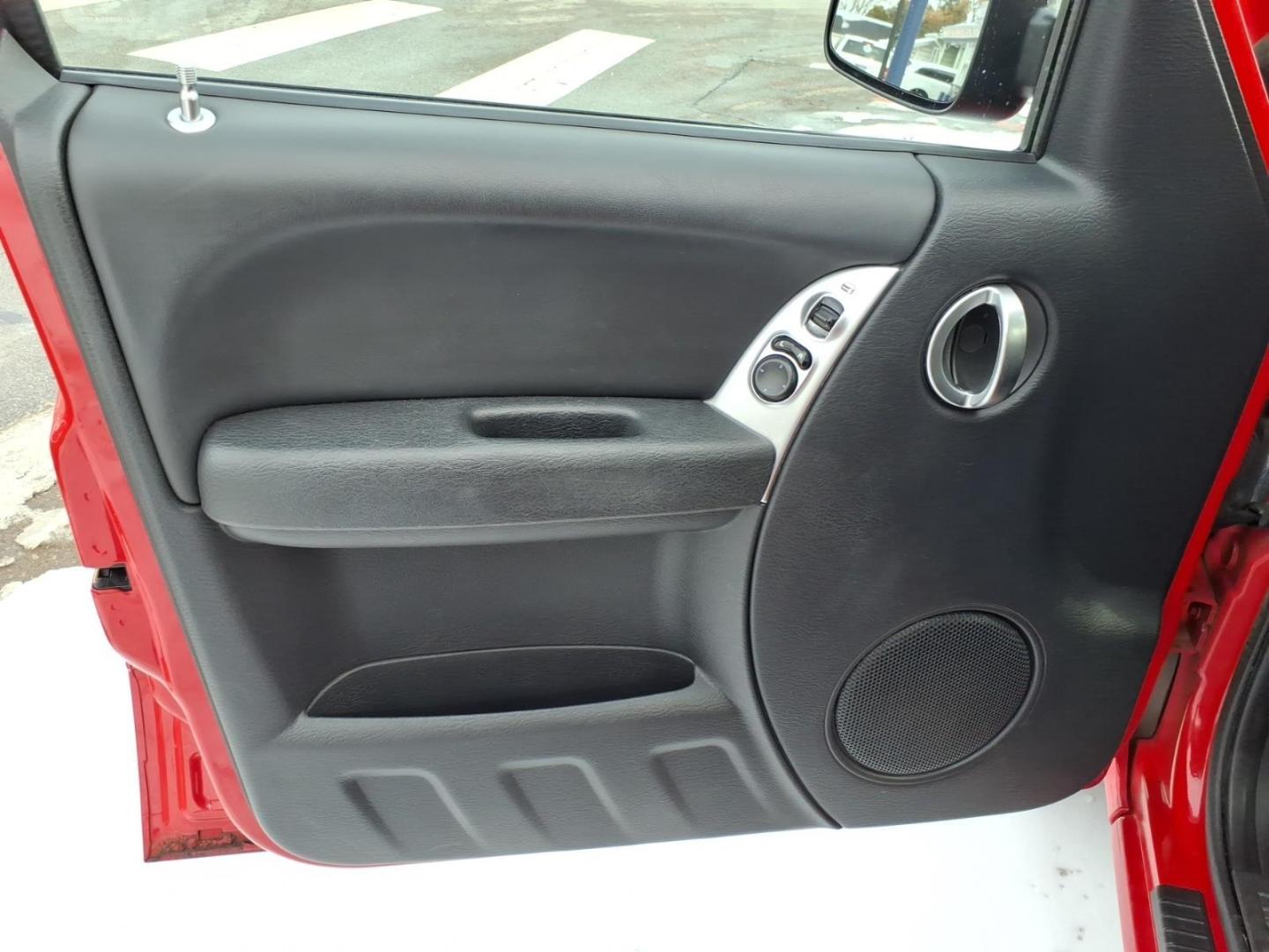 2003 Flame Red Clearcoat Pr4 Jeep Liberty Limited (1J4GL58K73W) with an 3.7L 3.7L V6 210hp 235ft. lbs. Fuel Injected engine, 4-Speed Automatic transmission, located at 5505 N. Summit St., Toledo, OH, 43611, (419) 729-2688, 41.654953, -83.530014 - Photo#4