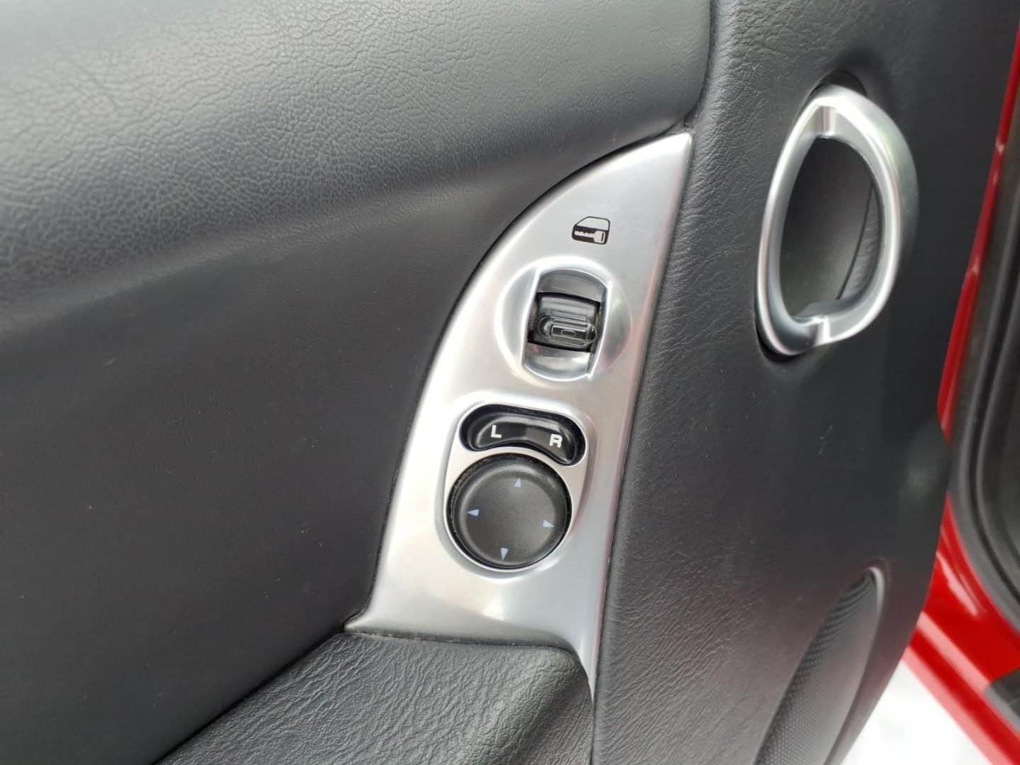 2003 Flame Red Clearcoat Pr4 Jeep Liberty Limited (1J4GL58K73W) with an 3.7L 3.7L V6 210hp 235ft. lbs. Fuel Injected engine, 4-Speed Automatic transmission, located at 5505 N. Summit St., Toledo, OH, 43611, (419) 729-2688, 41.654953, -83.530014 - Photo#5