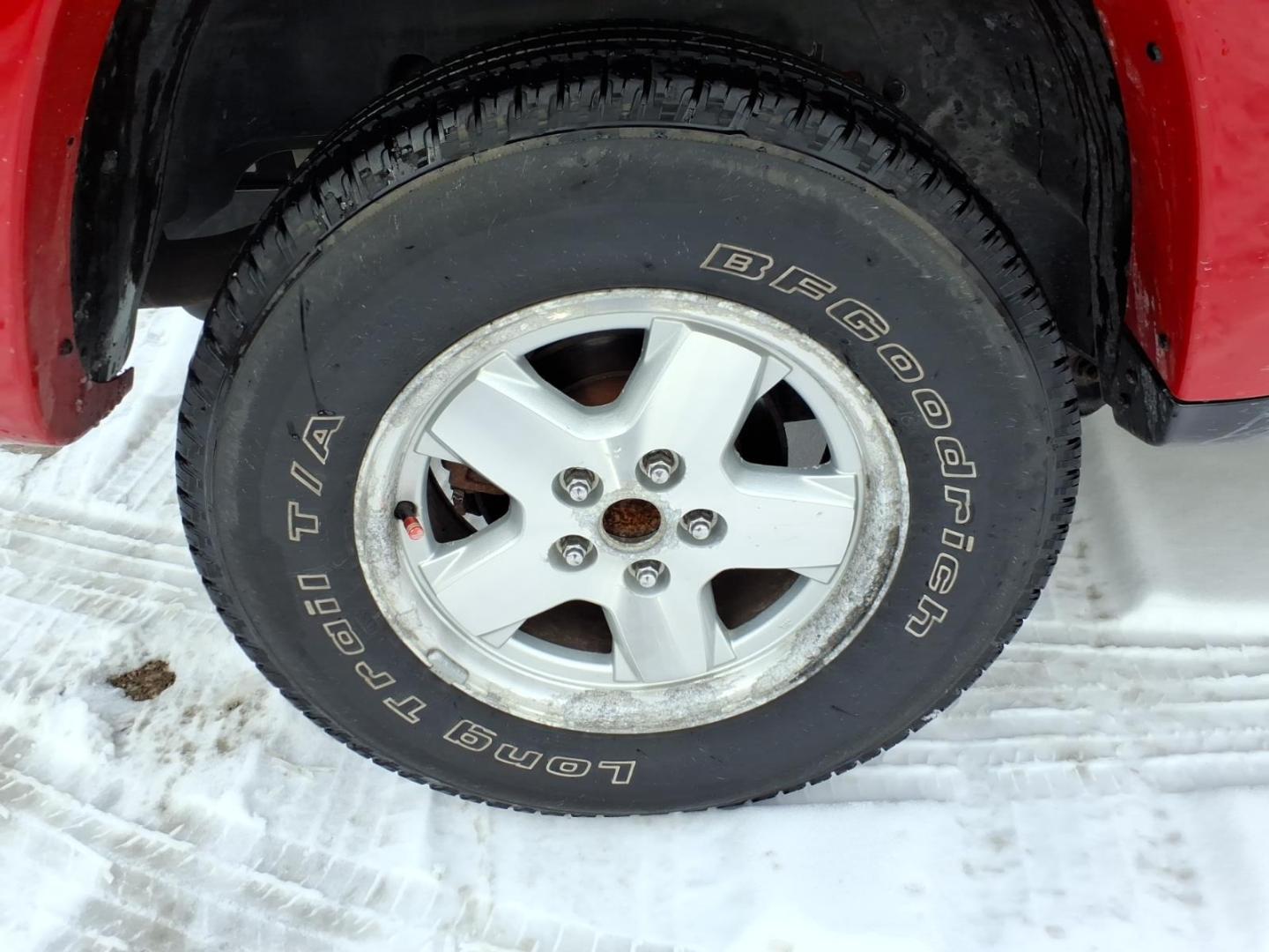 2003 Flame Red Clearcoat Pr4 Jeep Liberty Limited (1J4GL58K73W) with an 3.7L 3.7L V6 210hp 235ft. lbs. Fuel Injected engine, 4-Speed Automatic transmission, located at 5505 N. Summit St., Toledo, OH, 43611, (419) 729-2688, 41.654953, -83.530014 - Photo#21