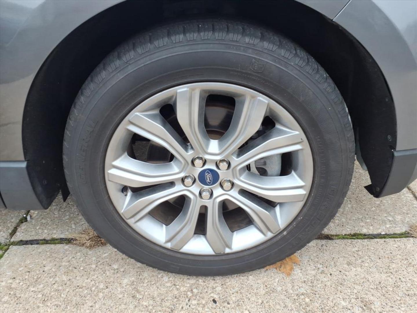 2019 Dk. Gray Ford Edge Titanium (2FMPK4K9XKB) with an 2.0L EcoBoost 2.0L Turbo I4 250hp 280ft. lbs. Direct Injection engine, 8-Speed Shiftable Automatic transmission, located at 5505 N. Summit St., Toledo, OH, 43611, (419) 729-2688, 41.654953, -83.530014 - Photo#27