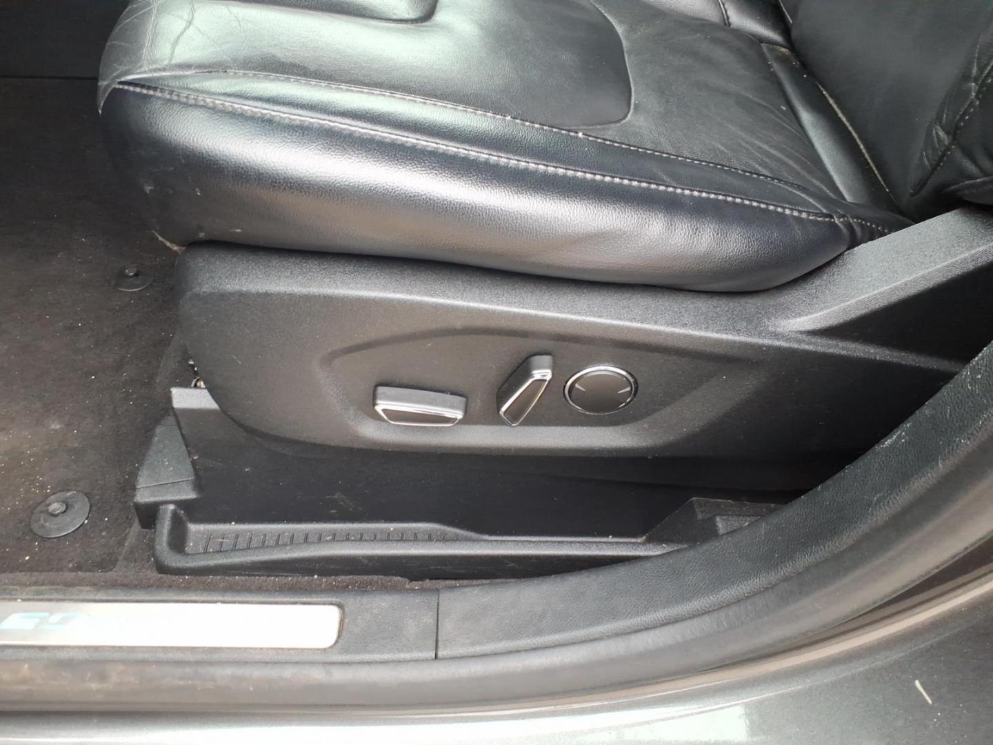 2019 Dk. Gray Ford Edge Titanium (2FMPK4K9XKB) with an 2.0L EcoBoost 2.0L Turbo I4 250hp 280ft. lbs. Direct Injection engine, 8-Speed Shiftable Automatic transmission, located at 5505 N. Summit St., Toledo, OH, 43611, (419) 729-2688, 41.654953, -83.530014 - Photo#2