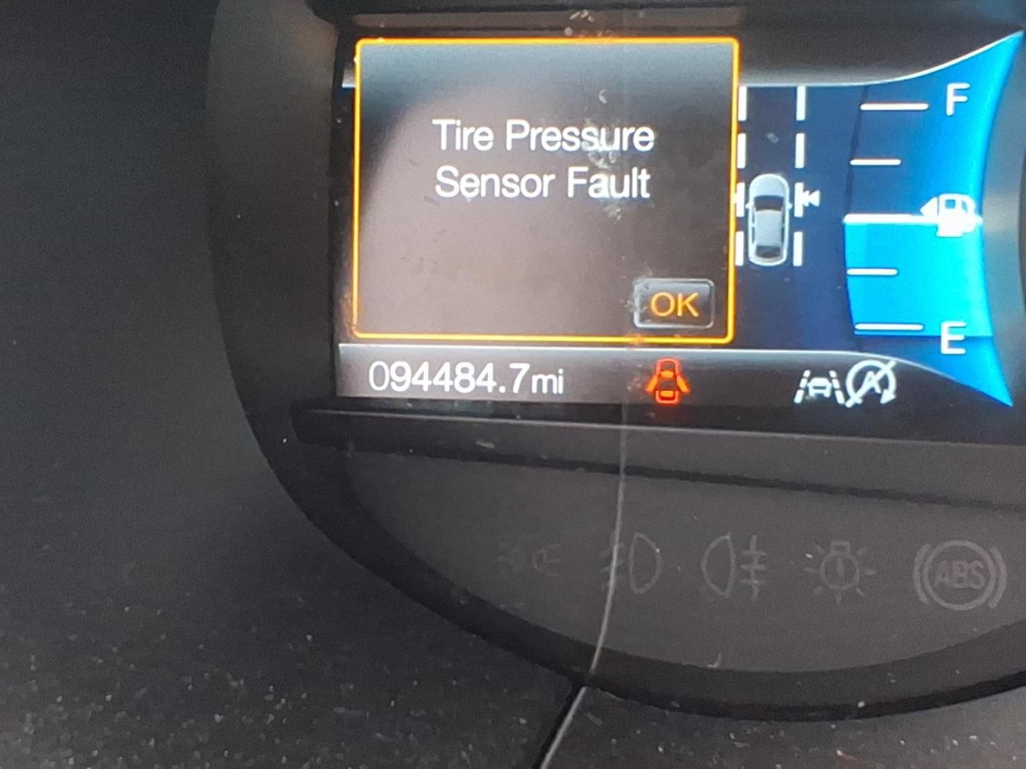 2019 Dk. Gray Ford Edge Titanium (2FMPK4K9XKB) with an 2.0L EcoBoost 2.0L Turbo I4 250hp 280ft. lbs. Direct Injection engine, 8-Speed Shiftable Automatic transmission, located at 5505 N. Summit St., Toledo, OH, 43611, (419) 729-2688, 41.654953, -83.530014 - Photo#9