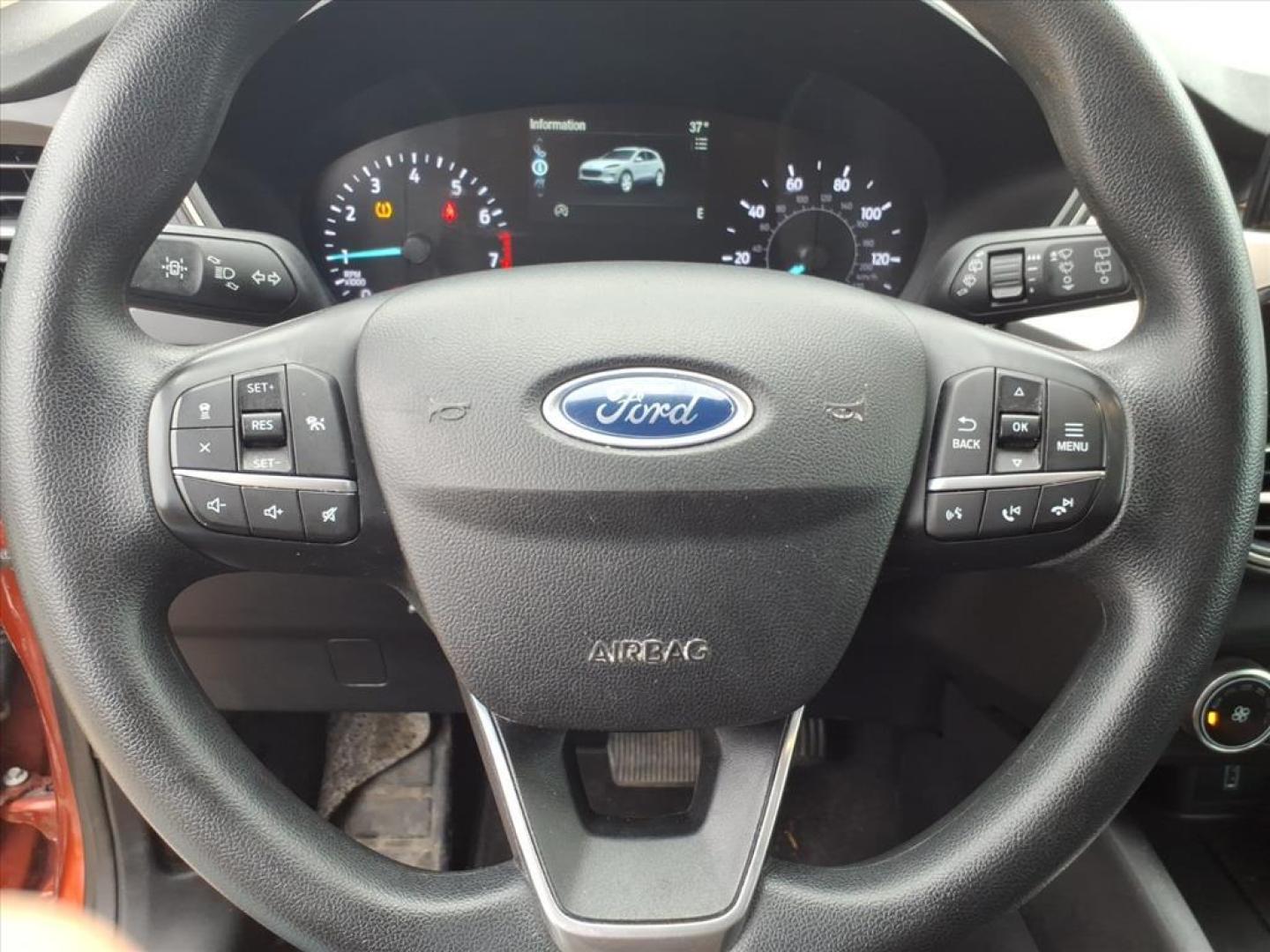 2020 Brown Ford Escape SE (1FMCU9G68LU) with an 1.5L EcoBoost 1.5L Turbo I3 181hp 190ft. lbs. Direct Injection engine, 8-Speed Shiftable Automatic transmission, located at 5505 N. Summit St., Toledo, OH, 43611, (419) 729-2688, 41.654953, -83.530014 - Photo#7