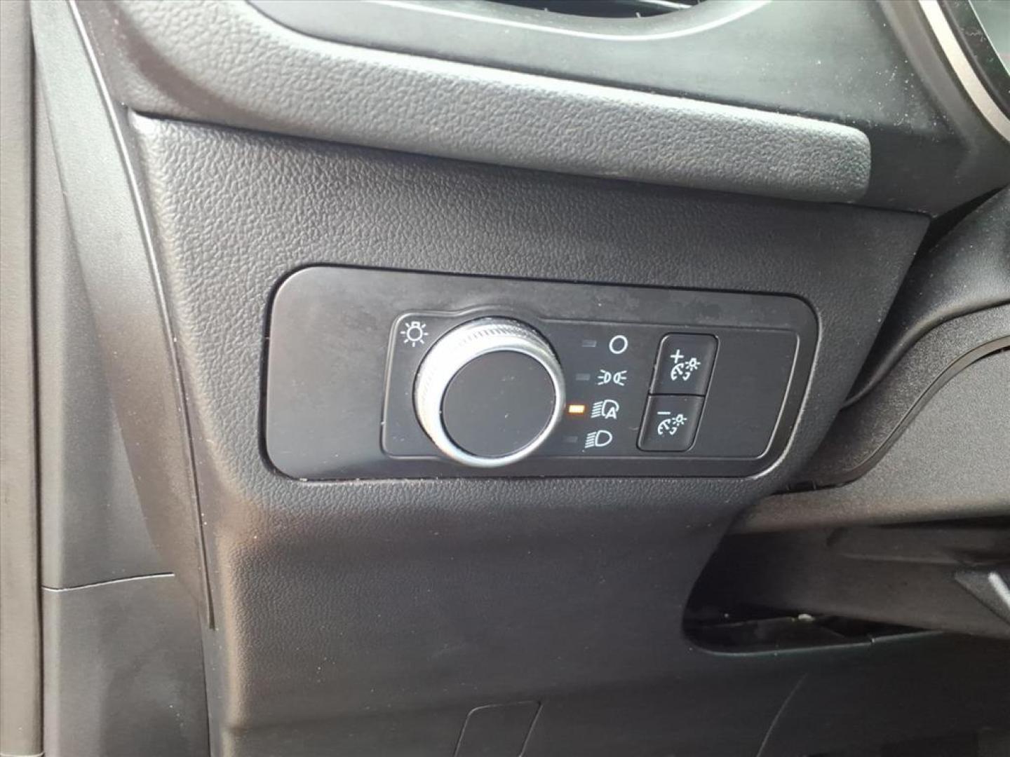 2020 Brown Ford Escape SE (1FMCU9G68LU) with an 1.5L EcoBoost 1.5L Turbo I3 181hp 190ft. lbs. Direct Injection engine, 8-Speed Shiftable Automatic transmission, located at 5505 N. Summit St., Toledo, OH, 43611, (419) 729-2688, 41.654953, -83.530014 - Photo#16