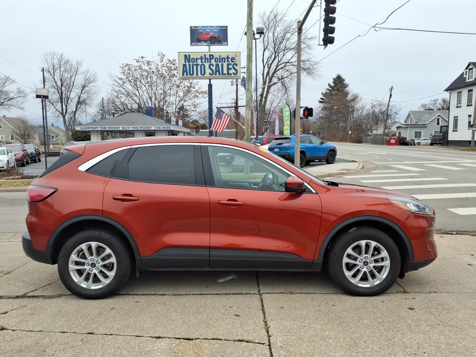 photo of 2020 Ford Escape SE