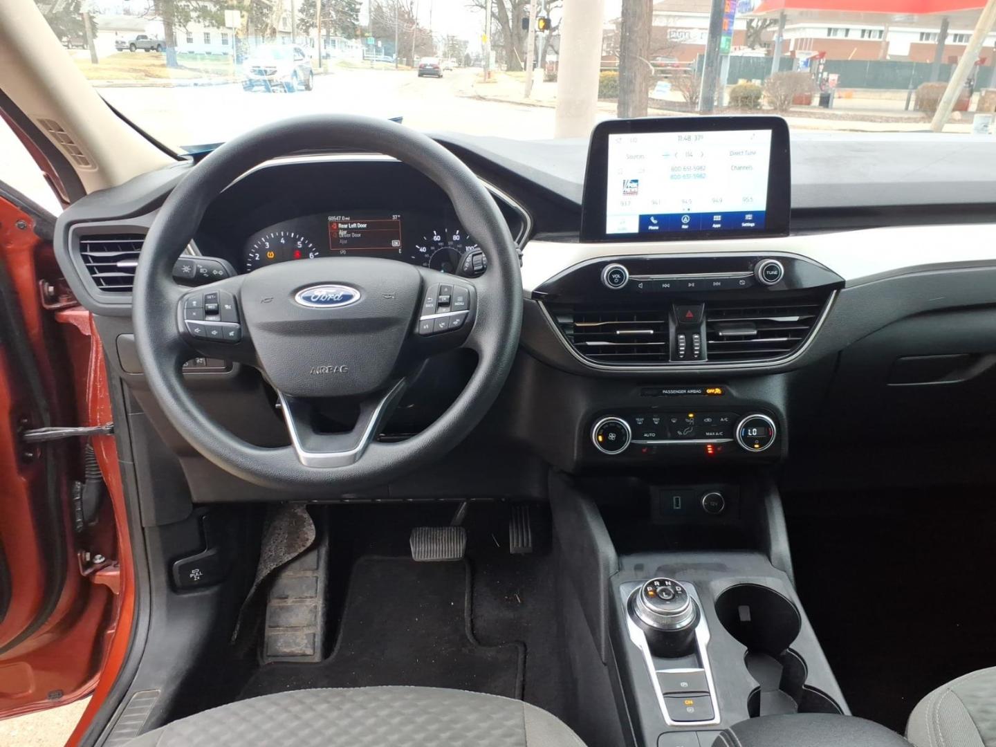 2020 Brown Ford Escape SE (1FMCU9G68LU) with an 1.5L EcoBoost 1.5L Turbo I3 181hp 190ft. lbs. Direct Injection engine, 8-Speed Shiftable Automatic transmission, located at 5505 N. Summit St., Toledo, OH, 43611, (419) 729-2688, 41.654953, -83.530014 - Photo#4