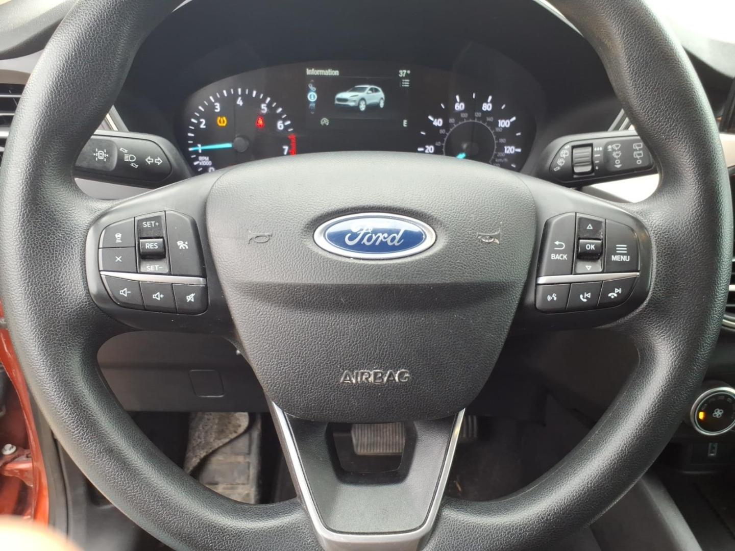 2020 Brown Ford Escape SE (1FMCU9G68LU) with an 1.5L EcoBoost 1.5L Turbo I3 181hp 190ft. lbs. Direct Injection engine, 8-Speed Shiftable Automatic transmission, located at 5505 N. Summit St., Toledo, OH, 43611, (419) 729-2688, 41.654953, -83.530014 - Photo#7
