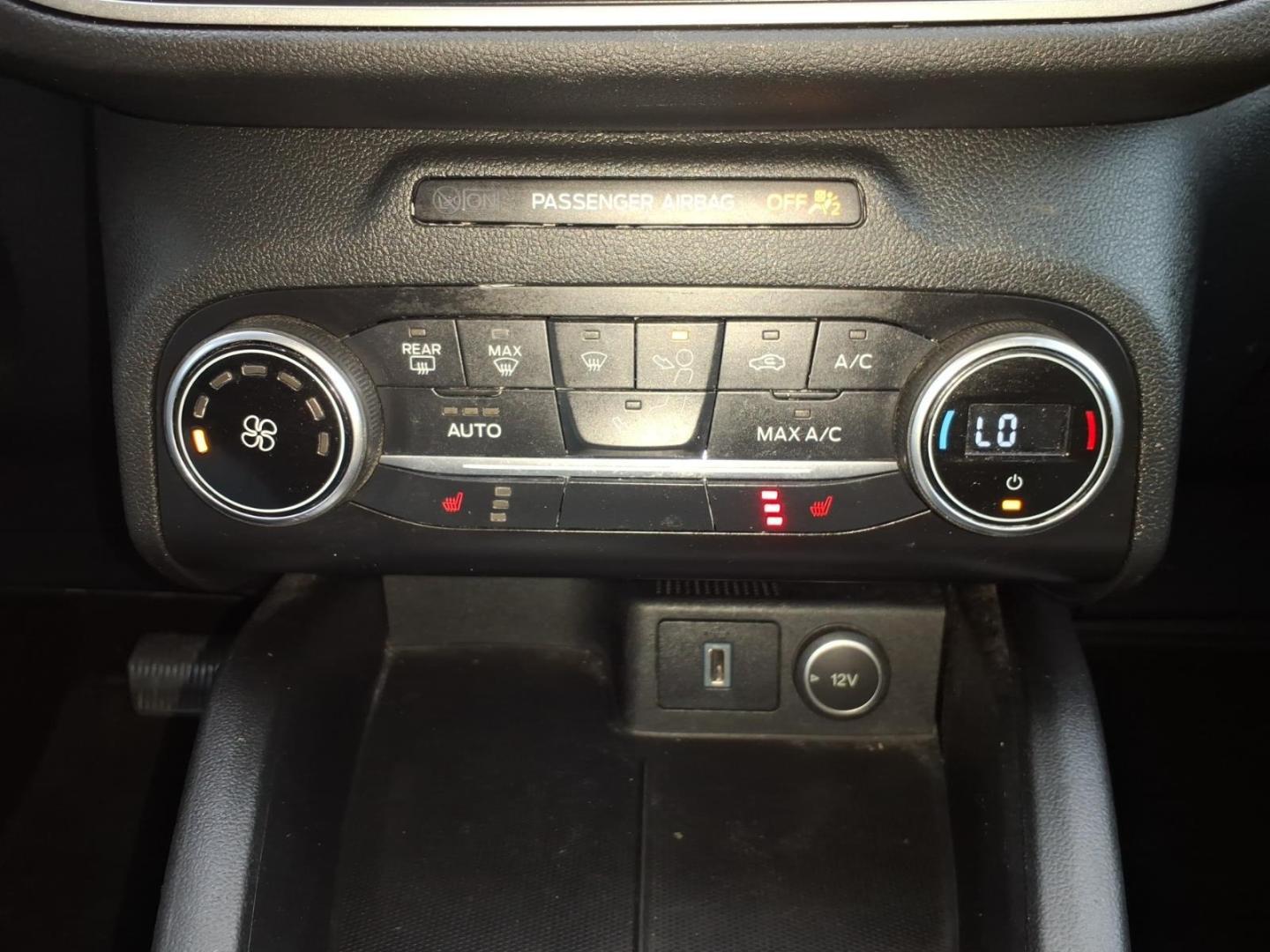 2020 Brown Ford Escape SE (1FMCU9G68LU) with an 1.5L EcoBoost 1.5L Turbo I3 181hp 190ft. lbs. Direct Injection engine, 8-Speed Shiftable Automatic transmission, located at 5505 N. Summit St., Toledo, OH, 43611, (419) 729-2688, 41.654953, -83.530014 - Photo#12