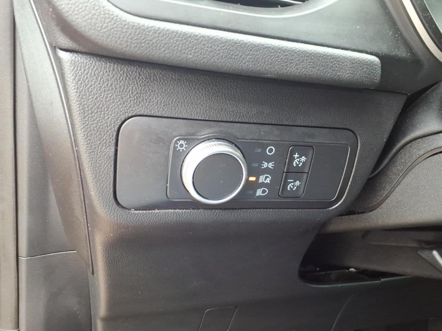 2020 Brown Ford Escape SE (1FMCU9G68LU) with an 1.5L EcoBoost 1.5L Turbo I3 181hp 190ft. lbs. Direct Injection engine, 8-Speed Shiftable Automatic transmission, located at 5505 N. Summit St., Toledo, OH, 43611, (419) 729-2688, 41.654953, -83.530014 - Photo#16