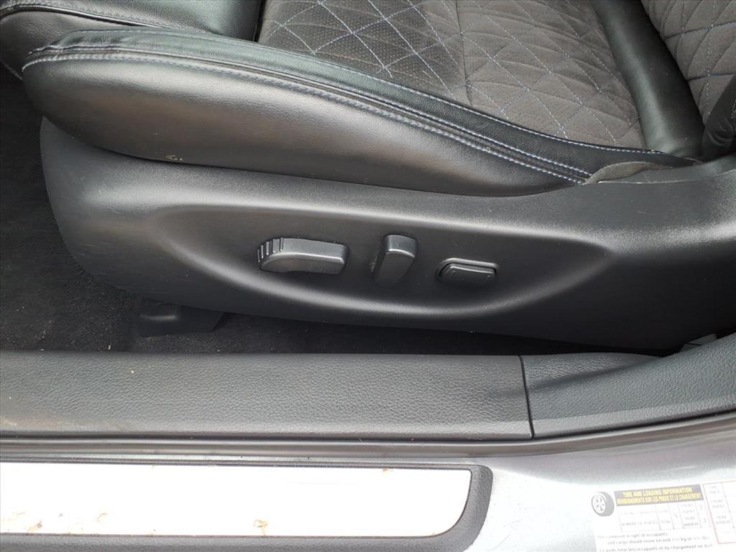 2018 Dk. Gray Nissan Maxima 3.5 SR (1N4AA6AP7JC) with an 3.5L 3.5L V6 300hp 261ft. lbs. Sequential Multiport Fuel Injection engine, 7-Speed Shiftable CVT transmission, located at 5505 N. Summit St., Toledo, OH, 43611, (419) 729-2688, 41.654953, -83.530014 - Photo#2