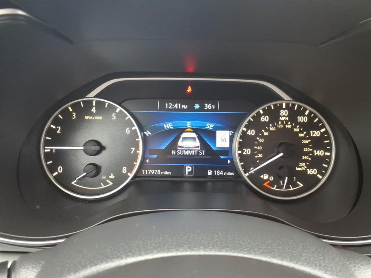 2018 Dk. Gray Nissan Maxima 3.5 SR (1N4AA6AP7JC) with an 3.5L 3.5L V6 300hp 261ft. lbs. Sequential Multiport Fuel Injection engine, 7-Speed Shiftable CVT transmission, located at 5505 N. Summit St., Toledo, OH, 43611, (419) 729-2688, 41.654953, -83.530014 - Photo#8